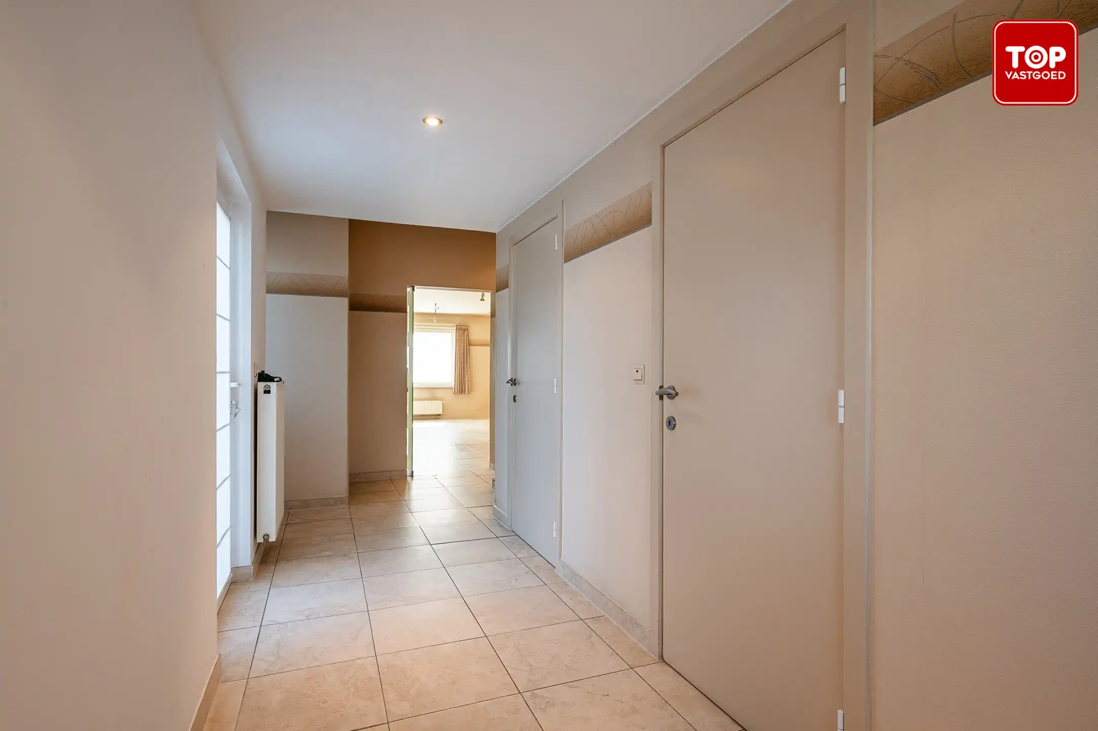 Zeer groot duplex appartement met garage. foto 7