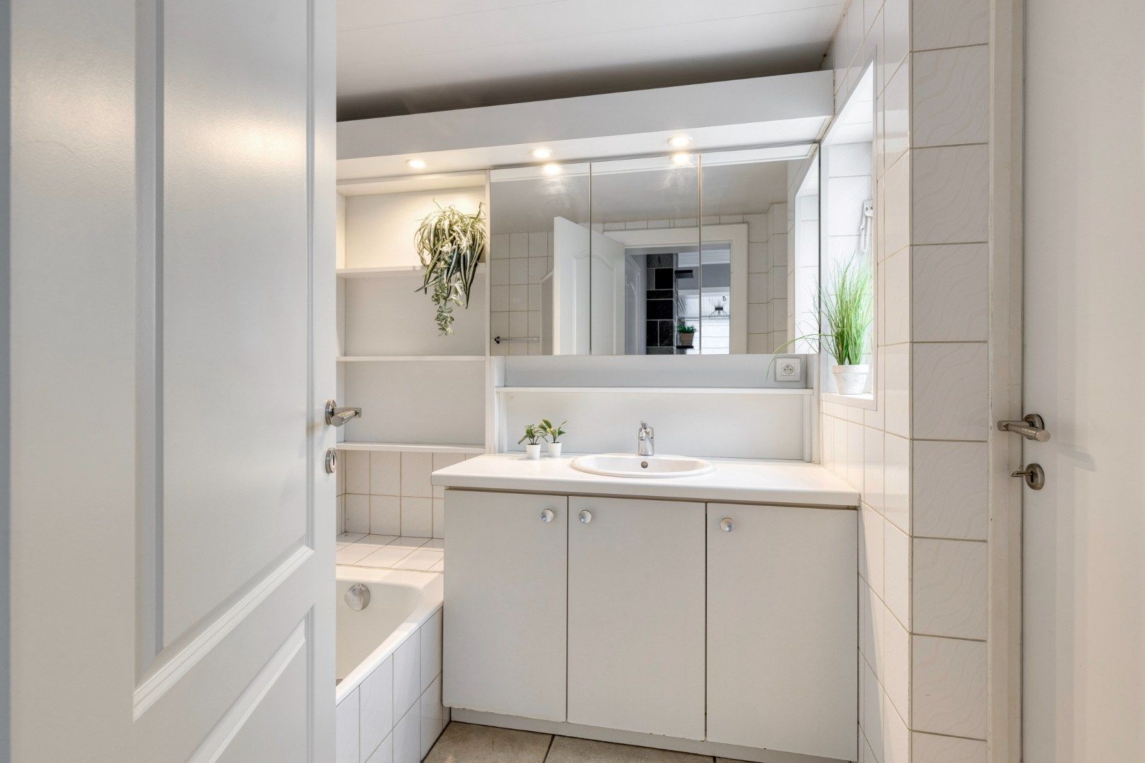 Verzorgde woning met 3 kamers, diepe tuin én garage! foto 9