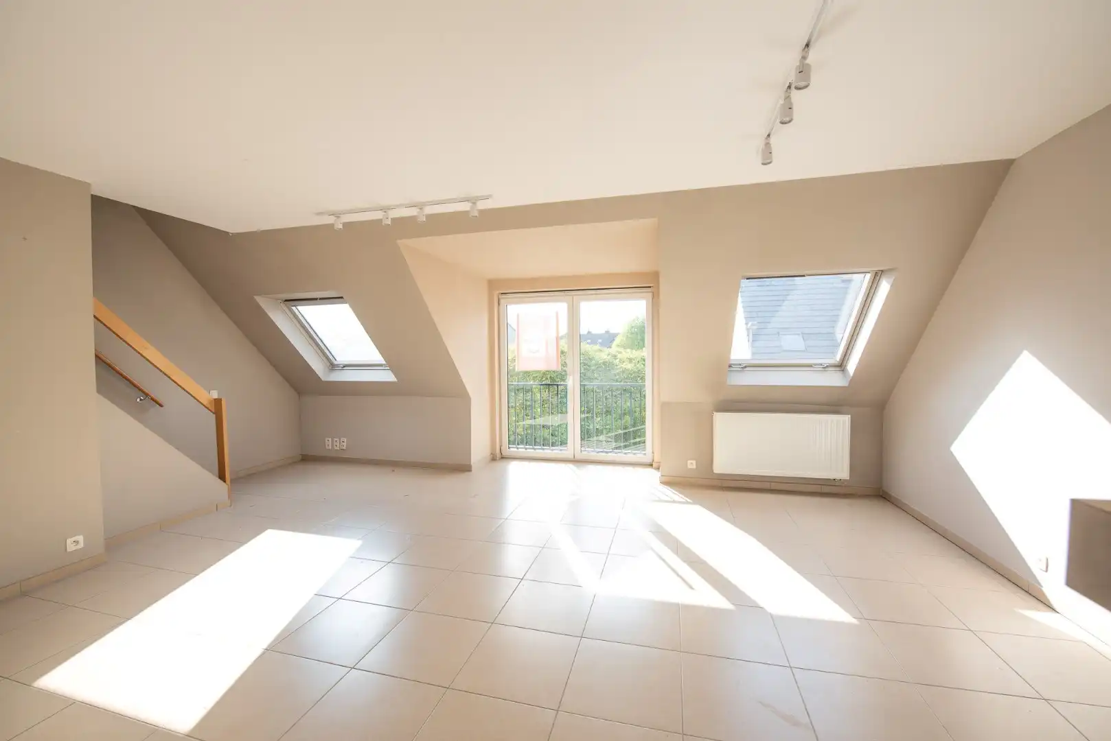 Lichtrijk duplex-appartement op een schitterende ligging in Centrum Waregem met garage! foto 3