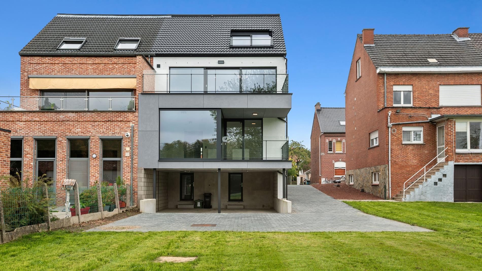 TE HUUR LINDEN appartement 2 slpks + terras  foto 5