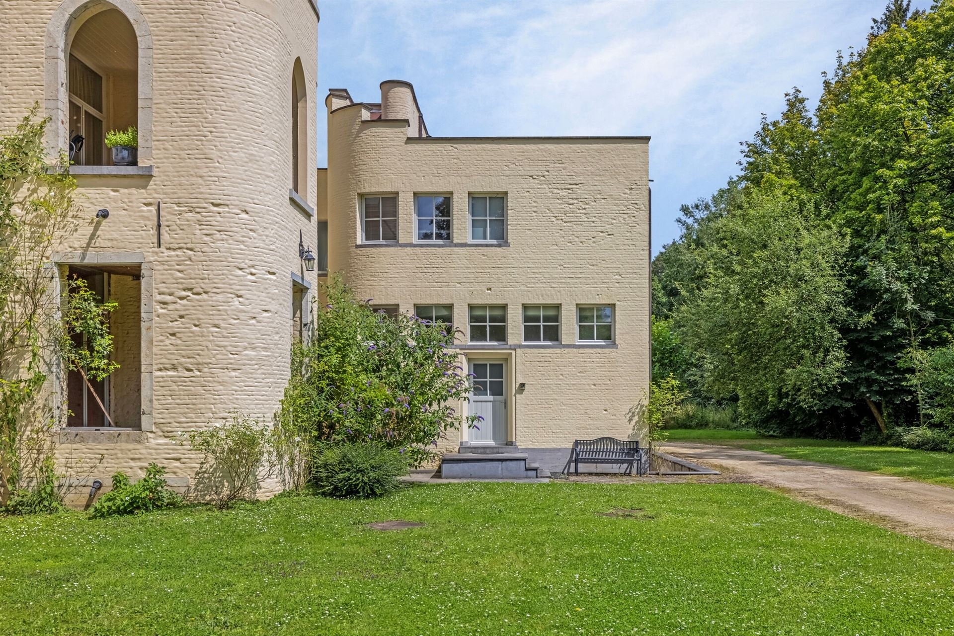 Prachtig gerenoveerde woning in het Kasteel van Neerijse foto 5