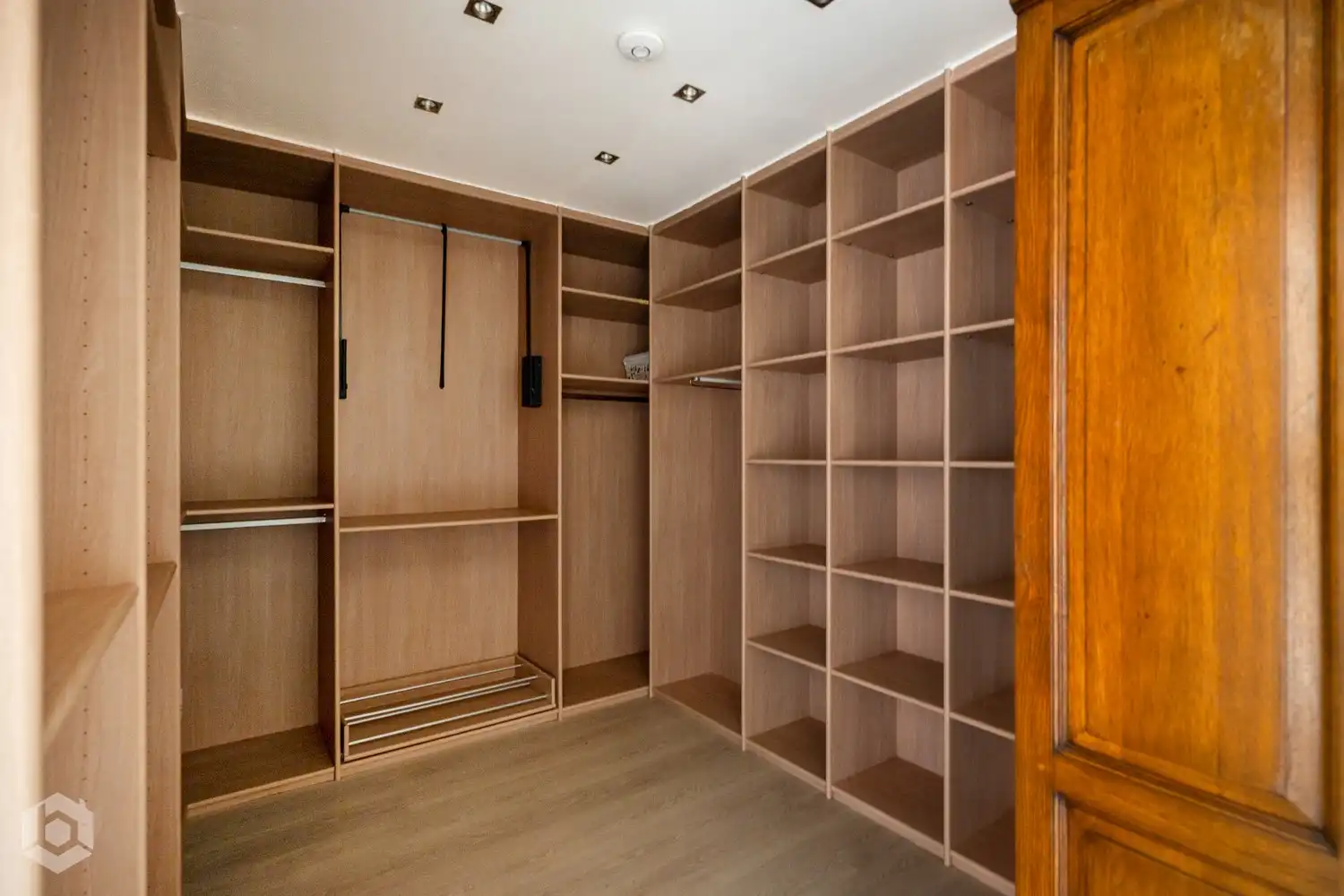 Zeer ruime kangoeroe-woning met achterliggend commerciële units met uitbereidingsmogelijkheden (KMO bestemming) foto 21