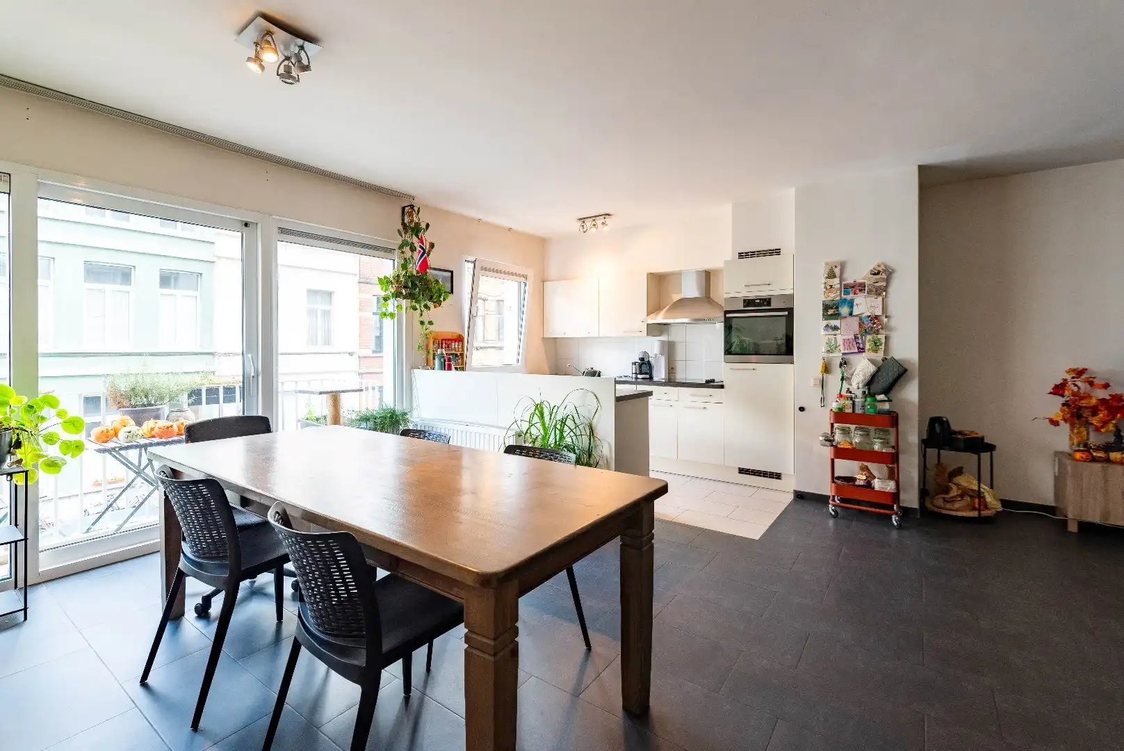 Ruim appartement met 3 slk en terras aan het nieuwe Zuidpark!  foto 9