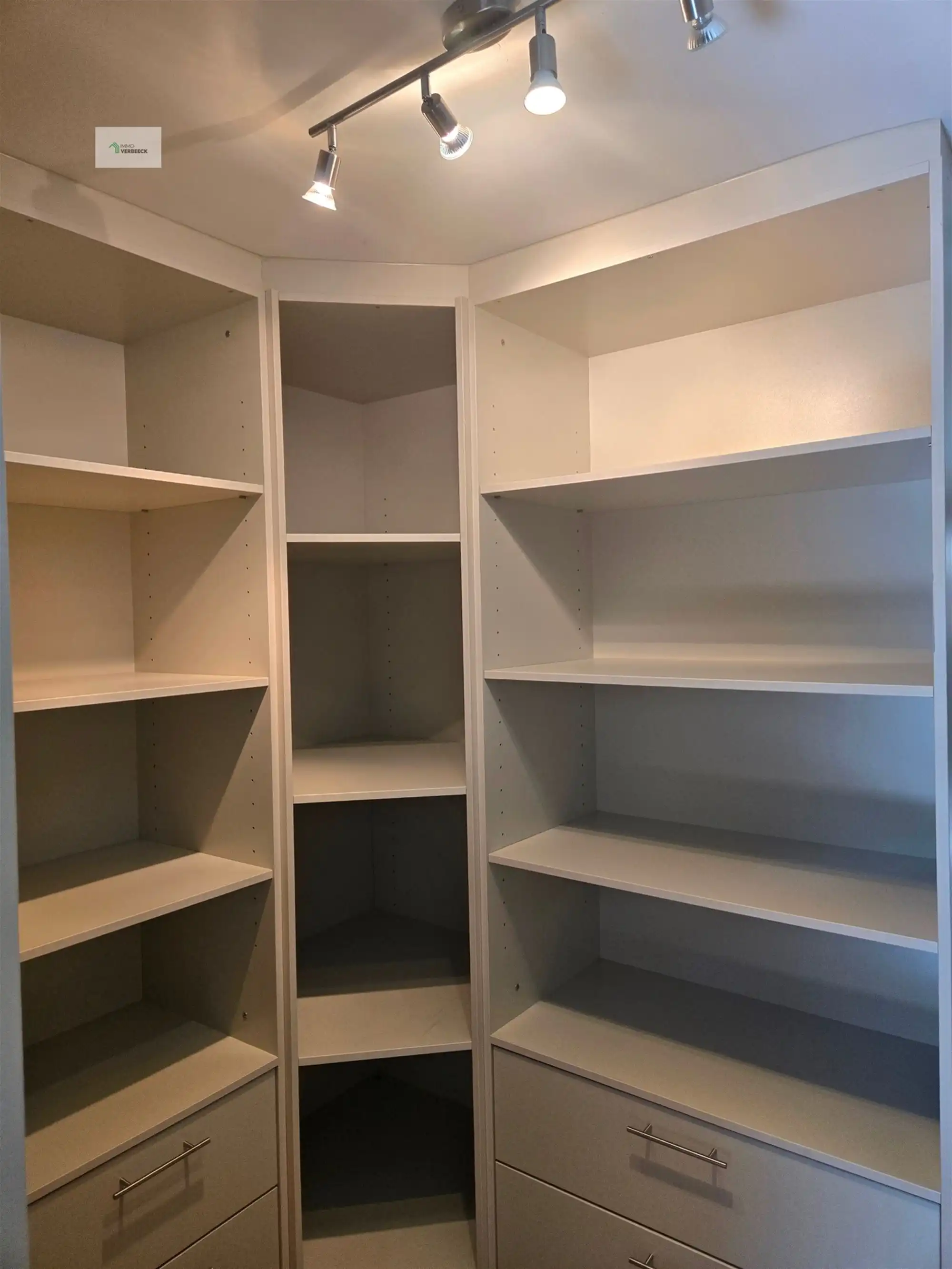 Ruime Woning met 3 Slaapkamers in Bale foto 43