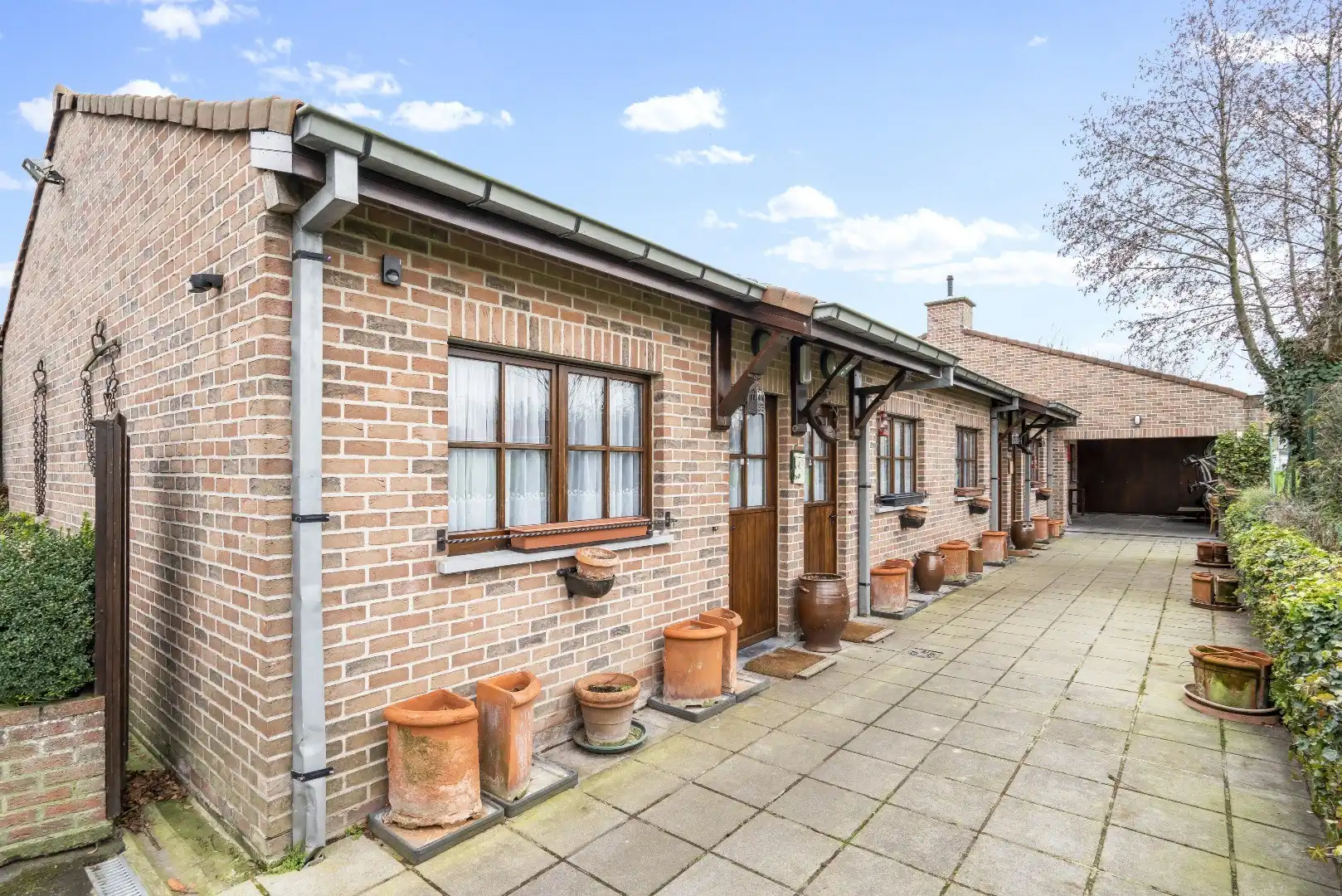 handelspand en vrij café 'Hotel Elckerlyck' met 6 kamers foto 2