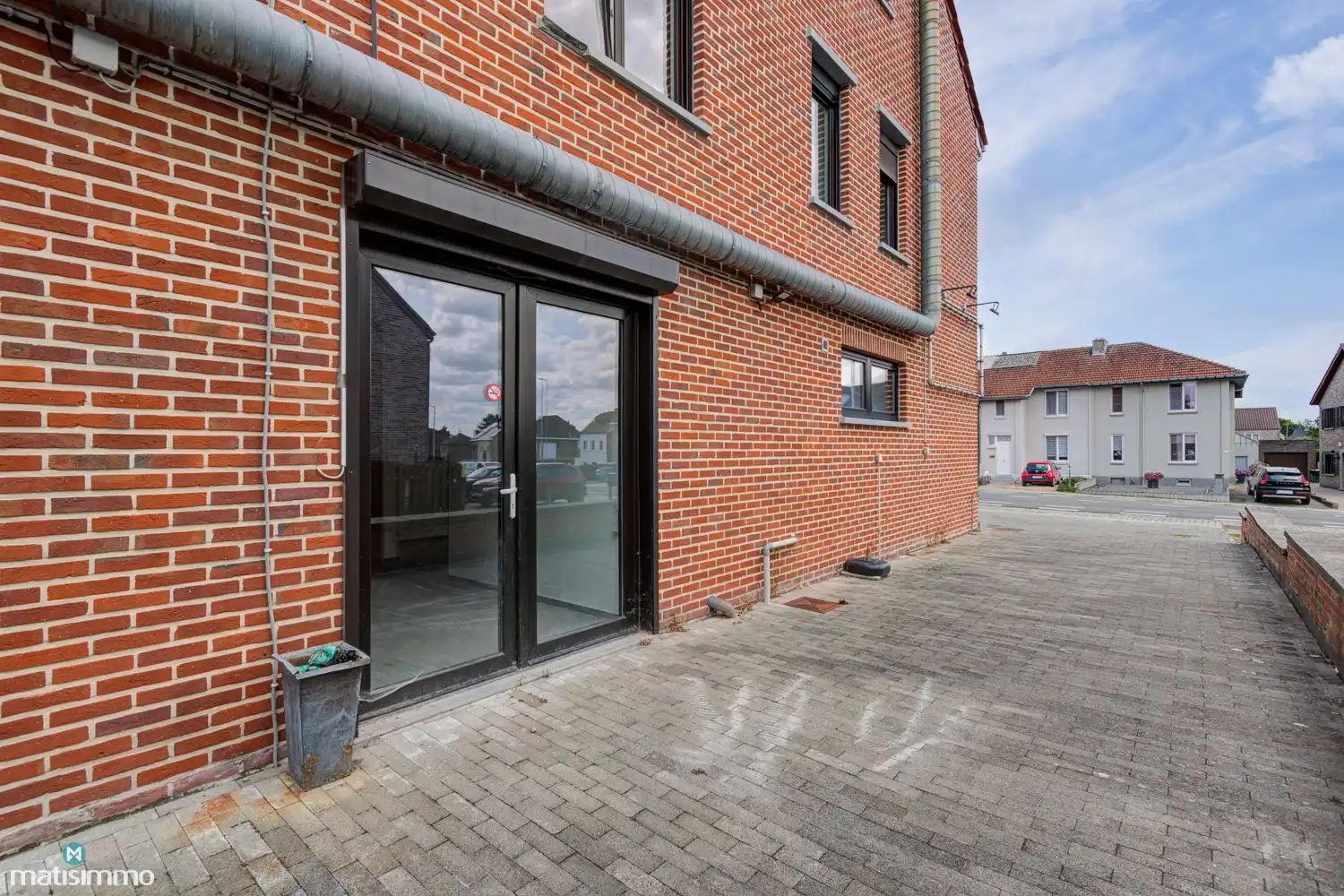 HANDELSGELIJKVLOERS MET DUPLEXAPPARTEMENT VOORZIEN VAN PARKEERGELEGENHEID NABIJ CENTRUM TONGEREN foto 36