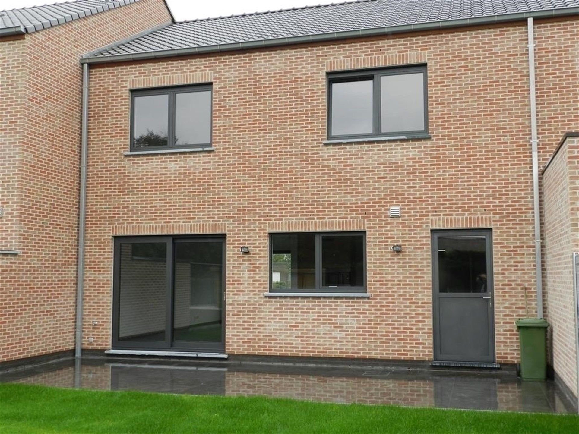 Mooi en prima gelegen ruime woning met tuin. foto 7