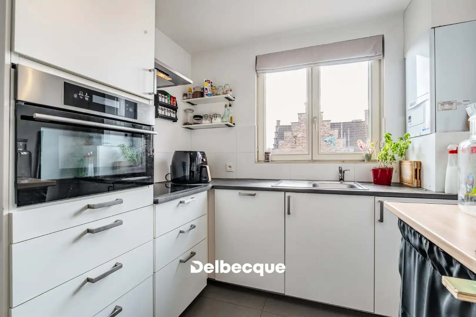 Karaktervol opbrengsteigendom met 3 verhuurde appartementen vlak bij de Langerei foto 10