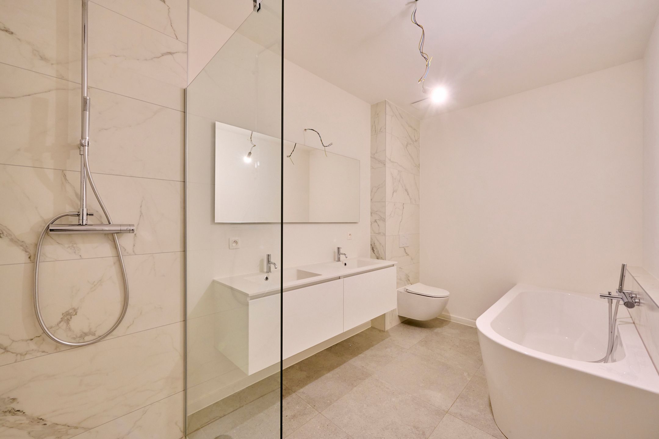 LUXE SKYHOUSE MET 3 SLAAPKAMERS foto 17