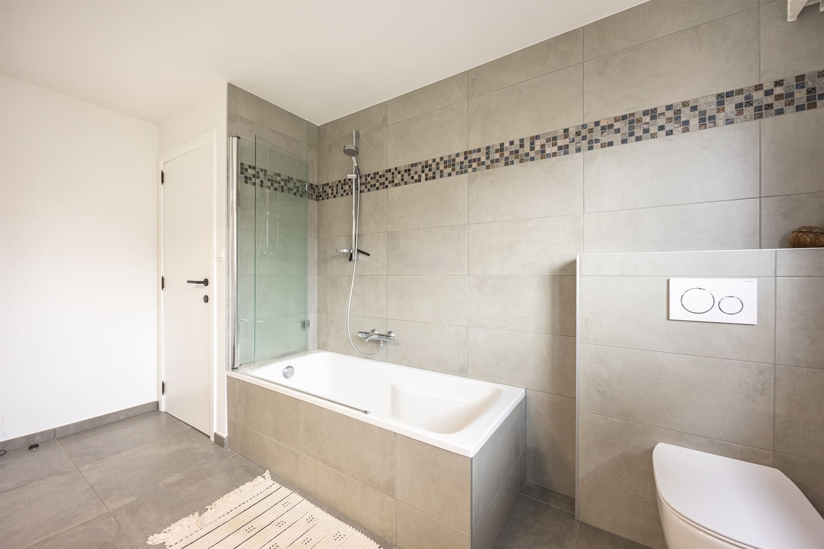 Karaktervolle woning met 4 slaapkamers en praktijkruimte. foto 24