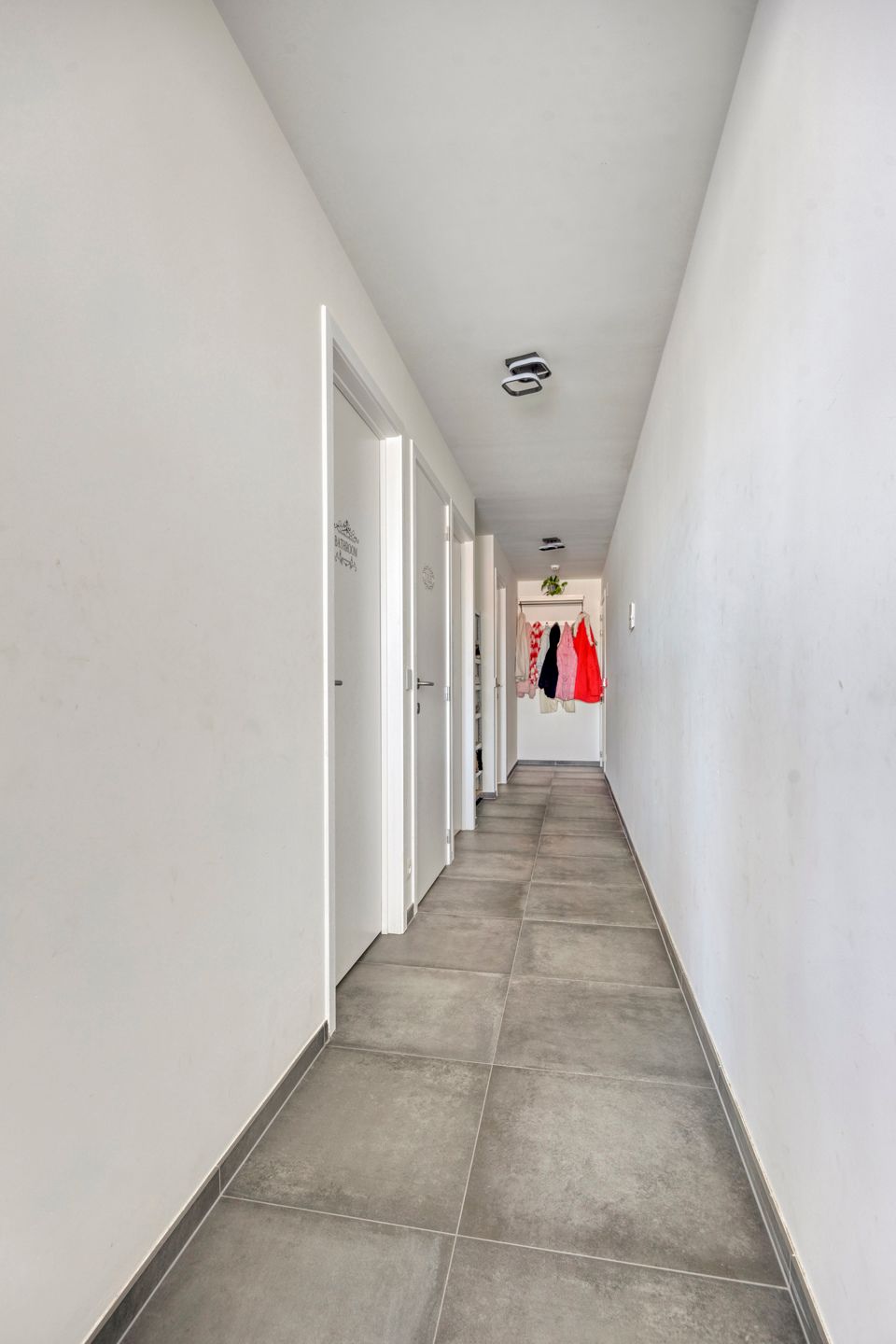 Recent appartement met 2 slpk & parkeerplaats foto 6