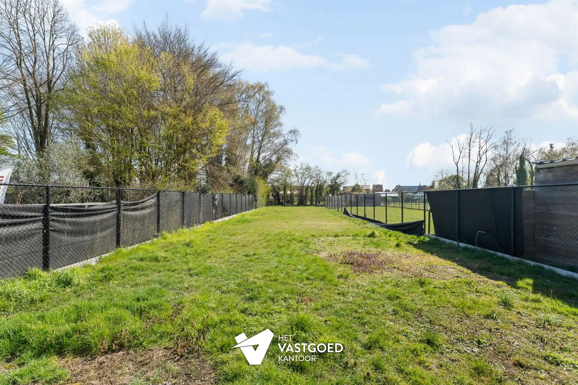 RECENT GERENOVEERDE RUIME WONING (220M²) MET 5 SLAAPKAMERS EN TUIN MET TUINKAMER TE BERINGEN foto 2