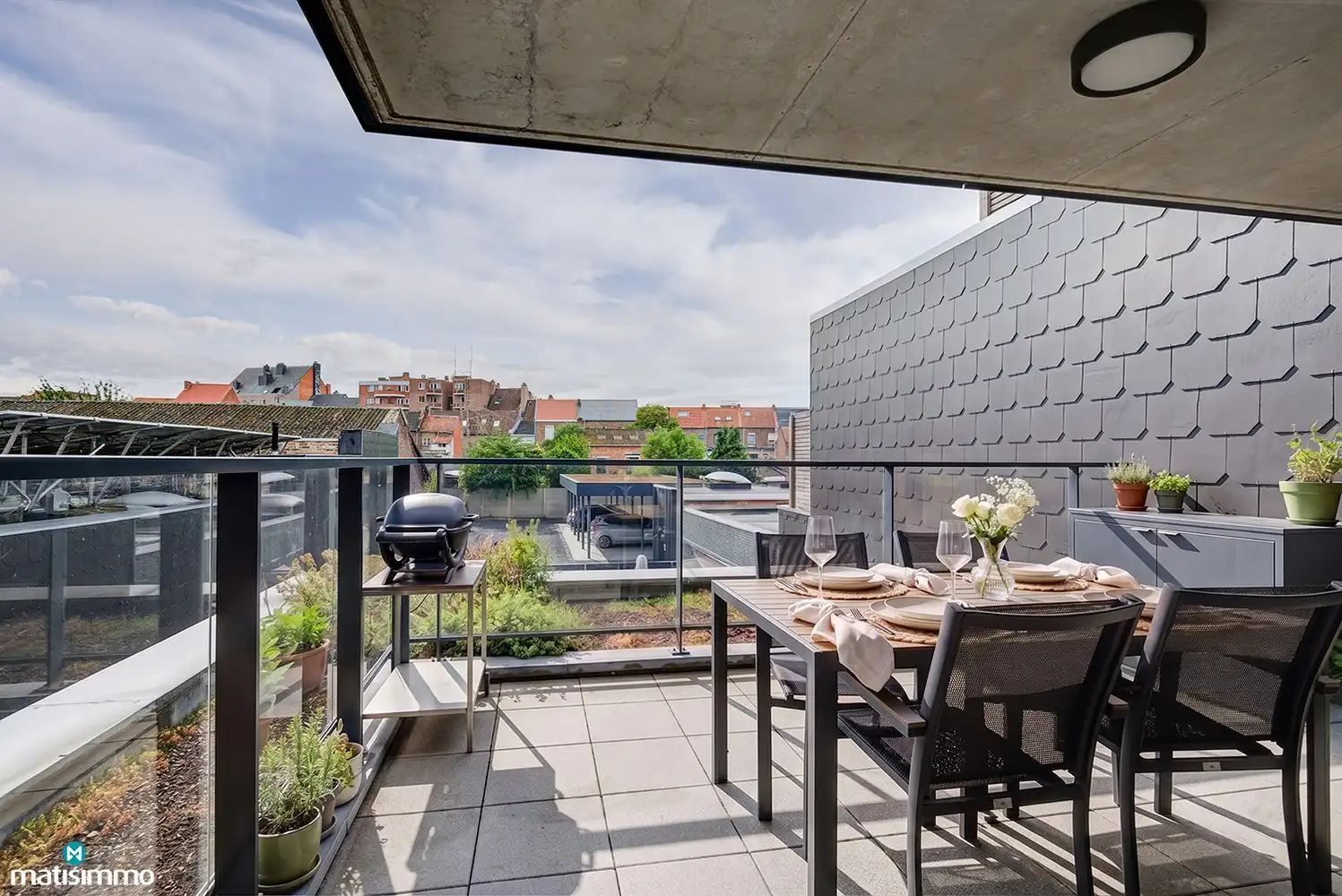 INSTAPKLAAR APPARTEMENT MET ZONNEPANELEN, AUTOSTAANPLAATS EN KELDERBERGING IN DE STADSKERN VAN TONGEREN foto 8