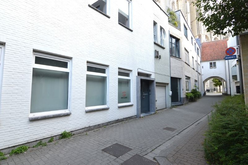 Kantoorruimte te huur in hartje Mechelen – met zicht op de Sint-Romboutstoren foto 2