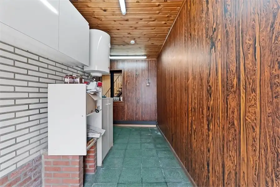 2 TE RENOVEREN WONINGEN+ 16 GARAGES OP EEN PERCEEL VAN 9A87 foto 17