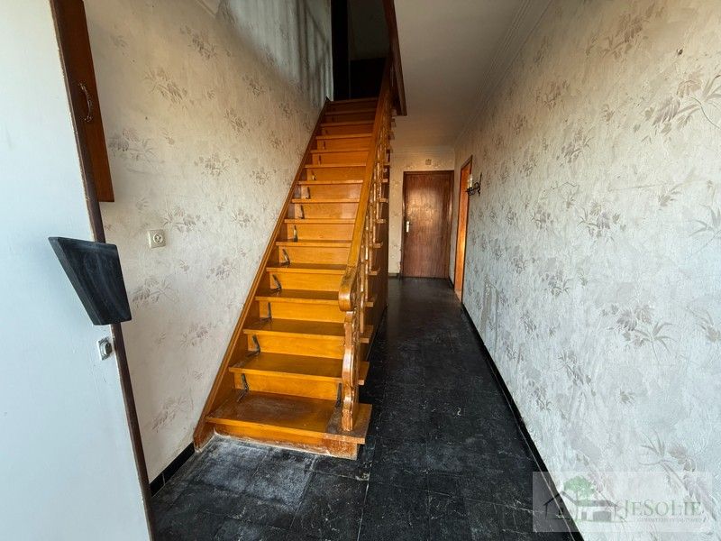 Woning op breed perceel - achterliggend natuurgebied - stal foto 6