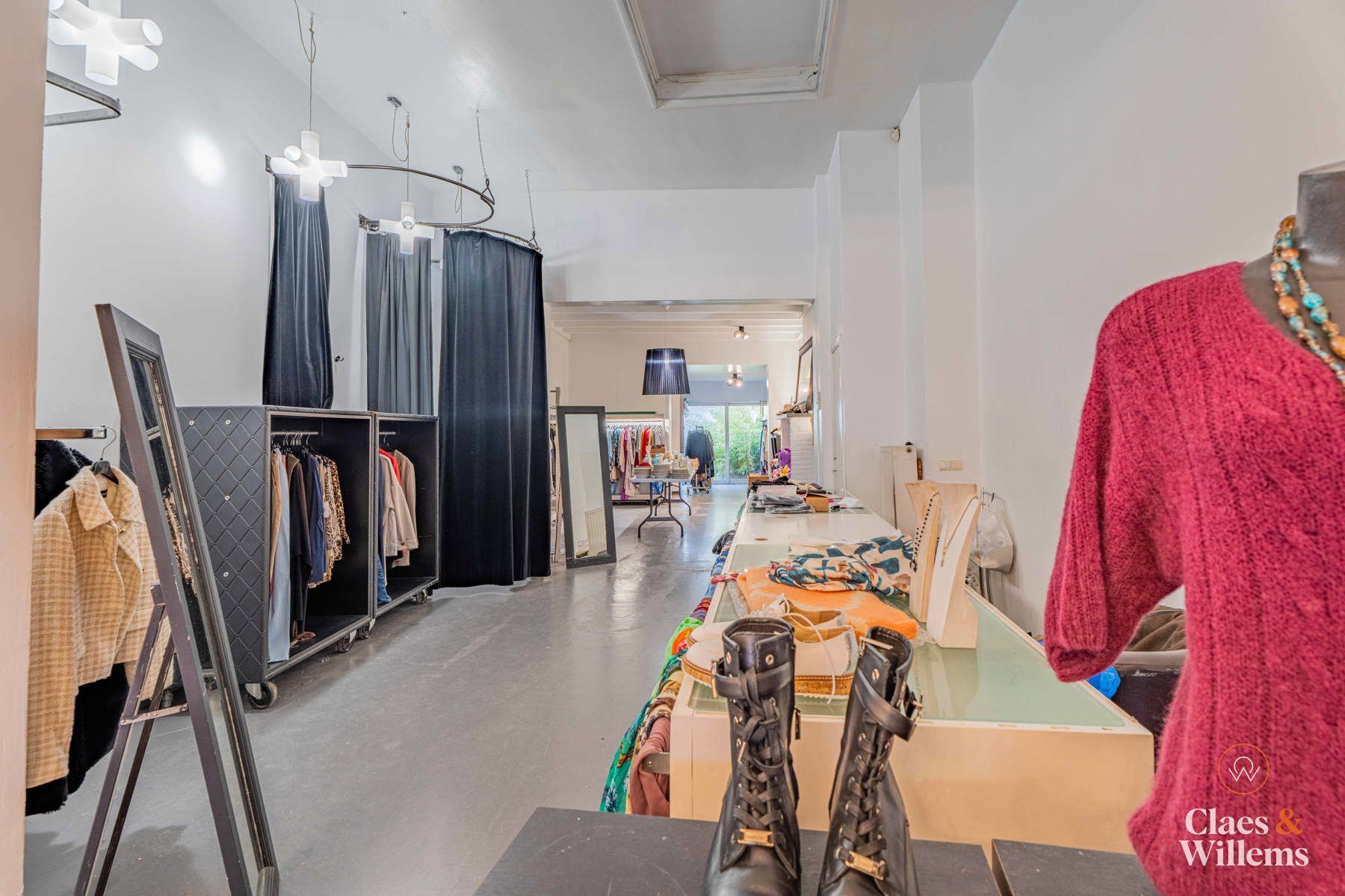 Gelijkvloerse handelsruimte in hartje Halle foto 5