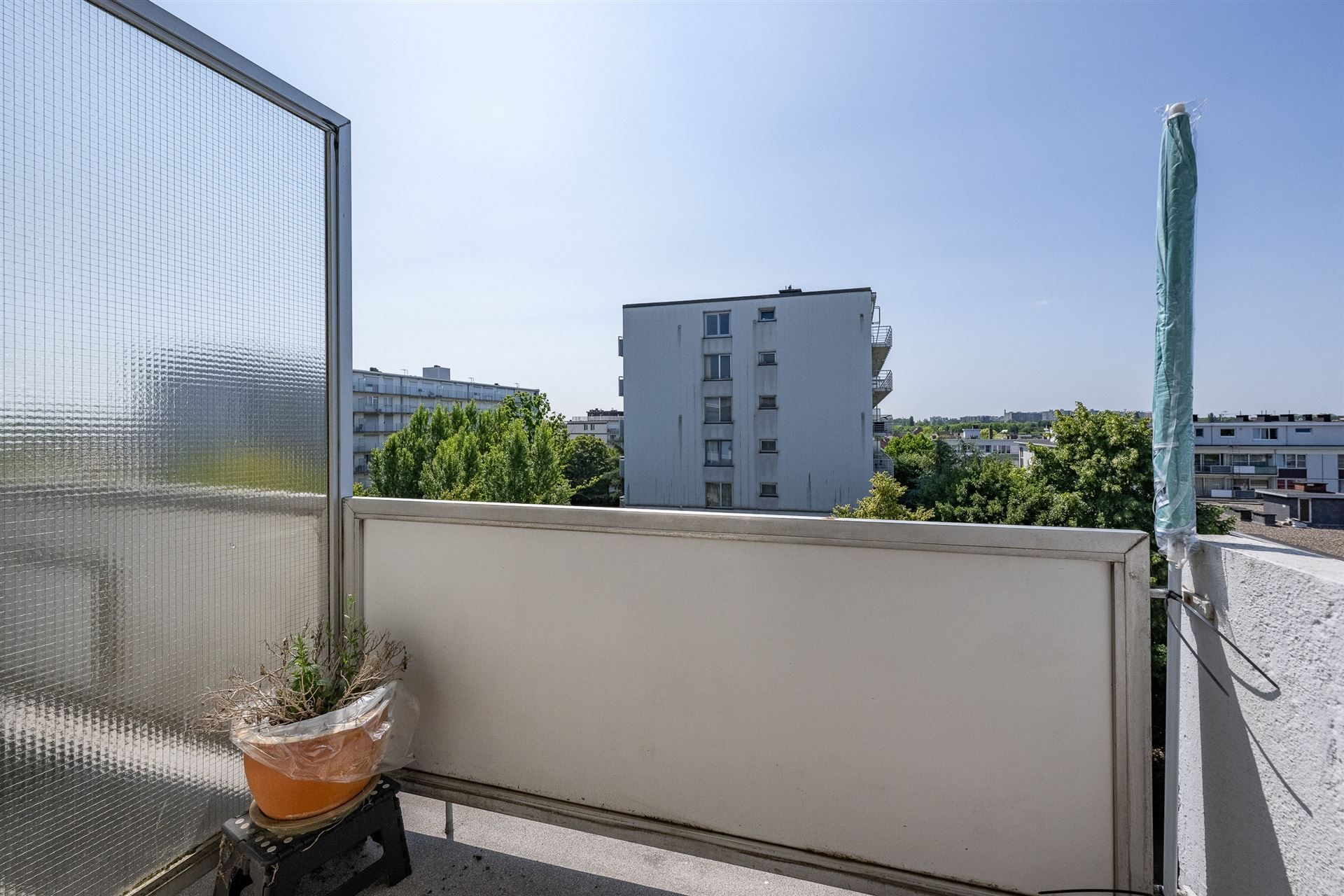 Appartement (hoogste verdieping - 2 SLK) met zonnig terras.  foto 9