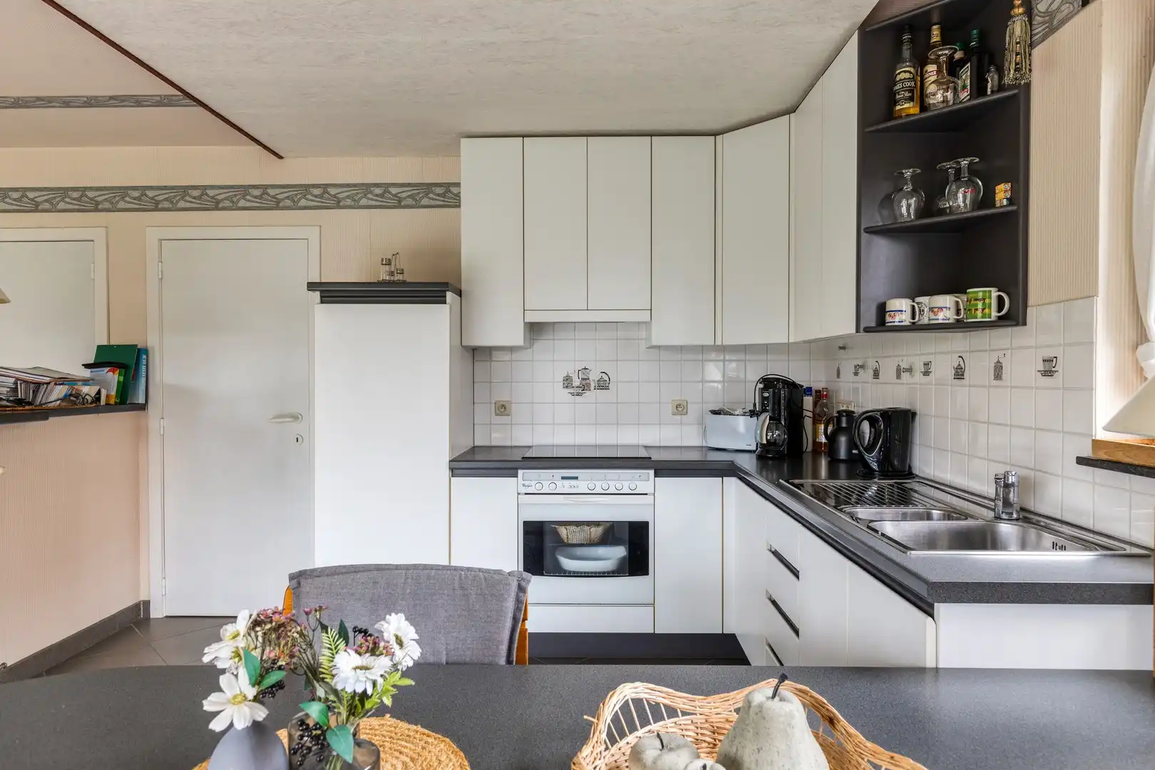 Ruim gelijkvloers appartement met grote tuin in een residentiële wijk ! foto 21