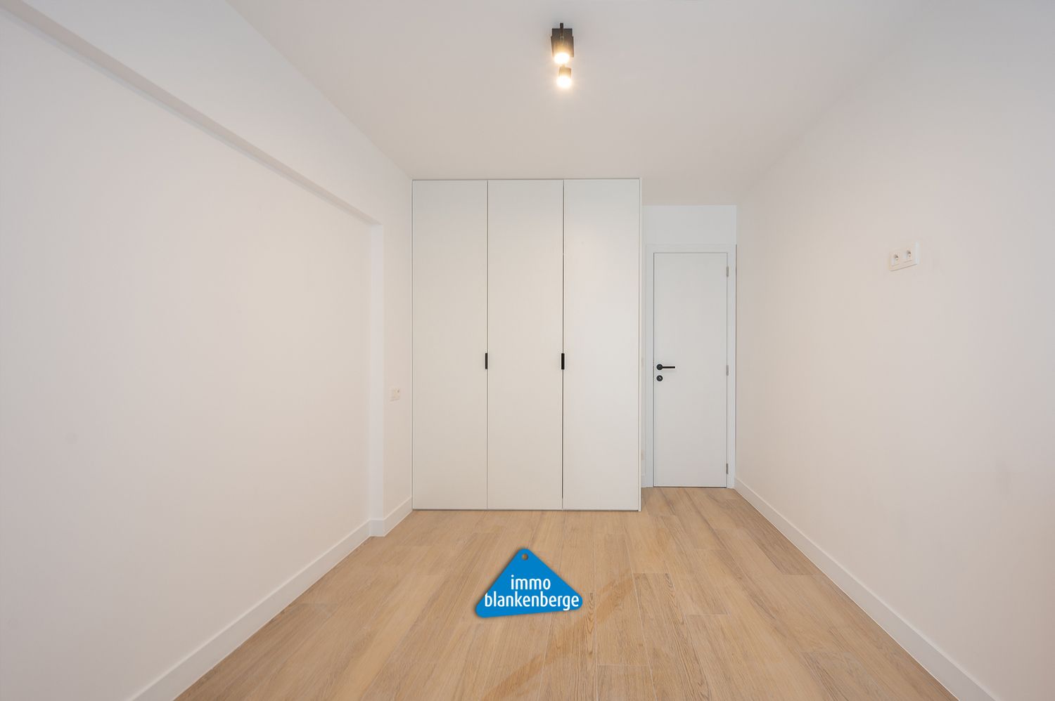 Prachtig Gerenoveerd 2 Slaapkamer Appartement met Adembenemend Zeezicht foto 12