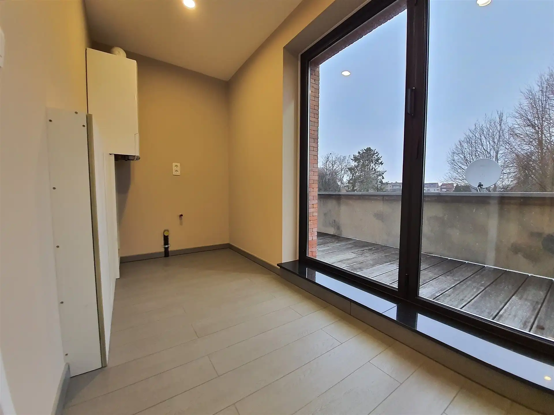 Gerenoveerd appartement met 2 slaapkamers foto 12