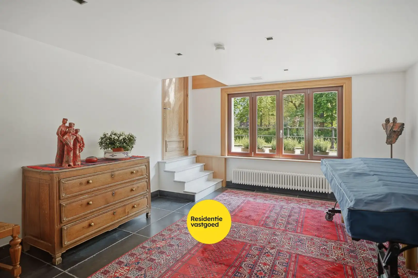 Exclusief gerenoveerd burgerhuis met luxueuze afwerking en zonnige stadstuin! foto 9