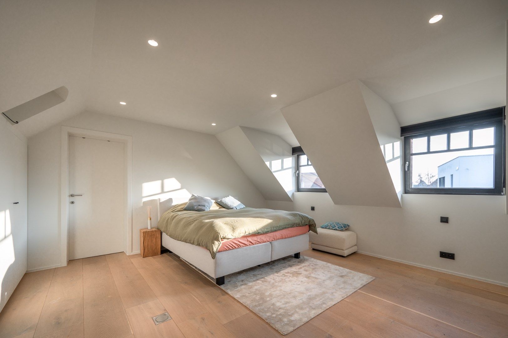 Unieke alleenstaande villa verscholen in een rustige laan te Knokke foto 15