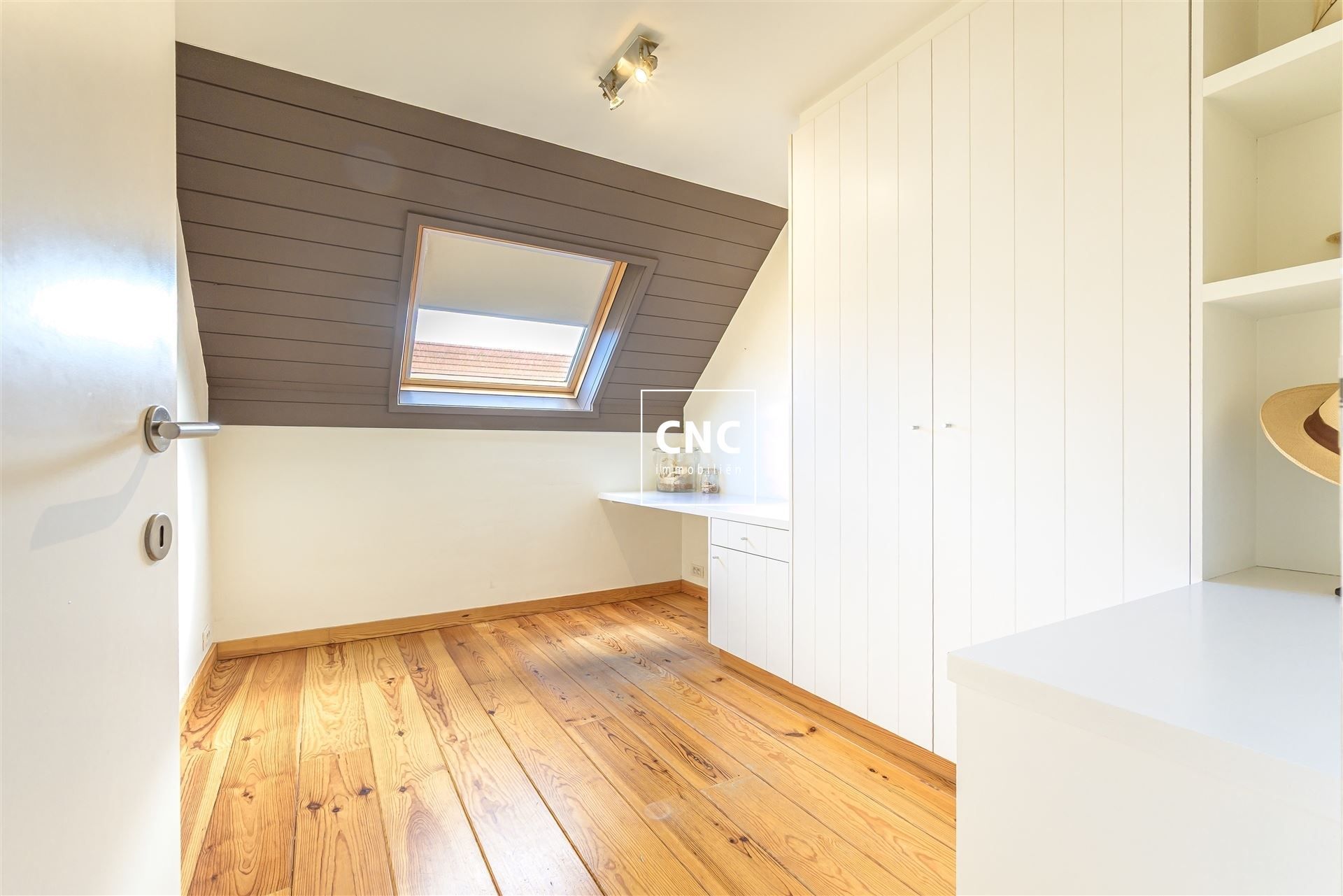 Instapklare bel-étagewoning op rustige ligging te Duinbergen foto 16