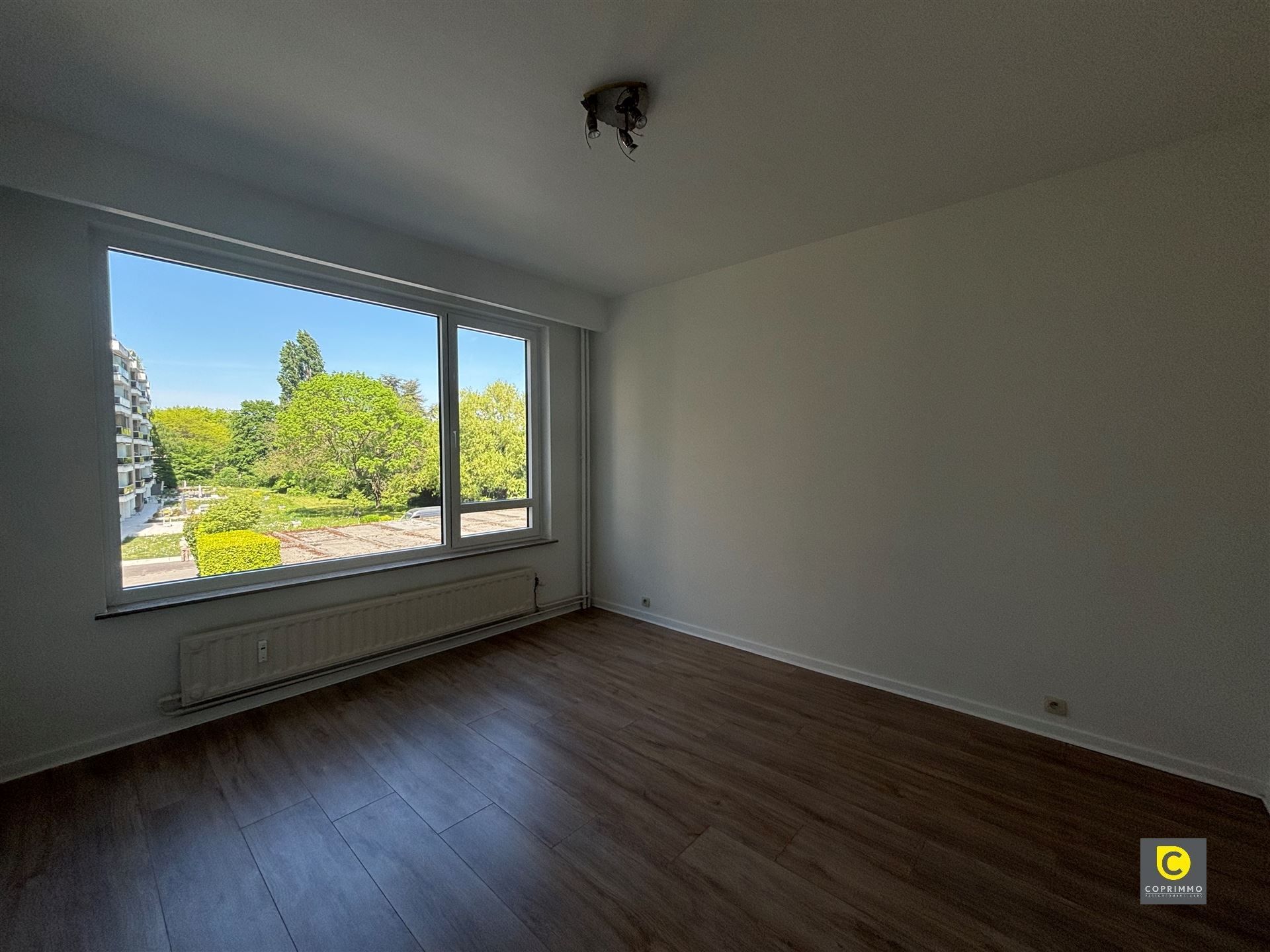 Ruim 2 slaapkamer app met bureel & stpl foto 5