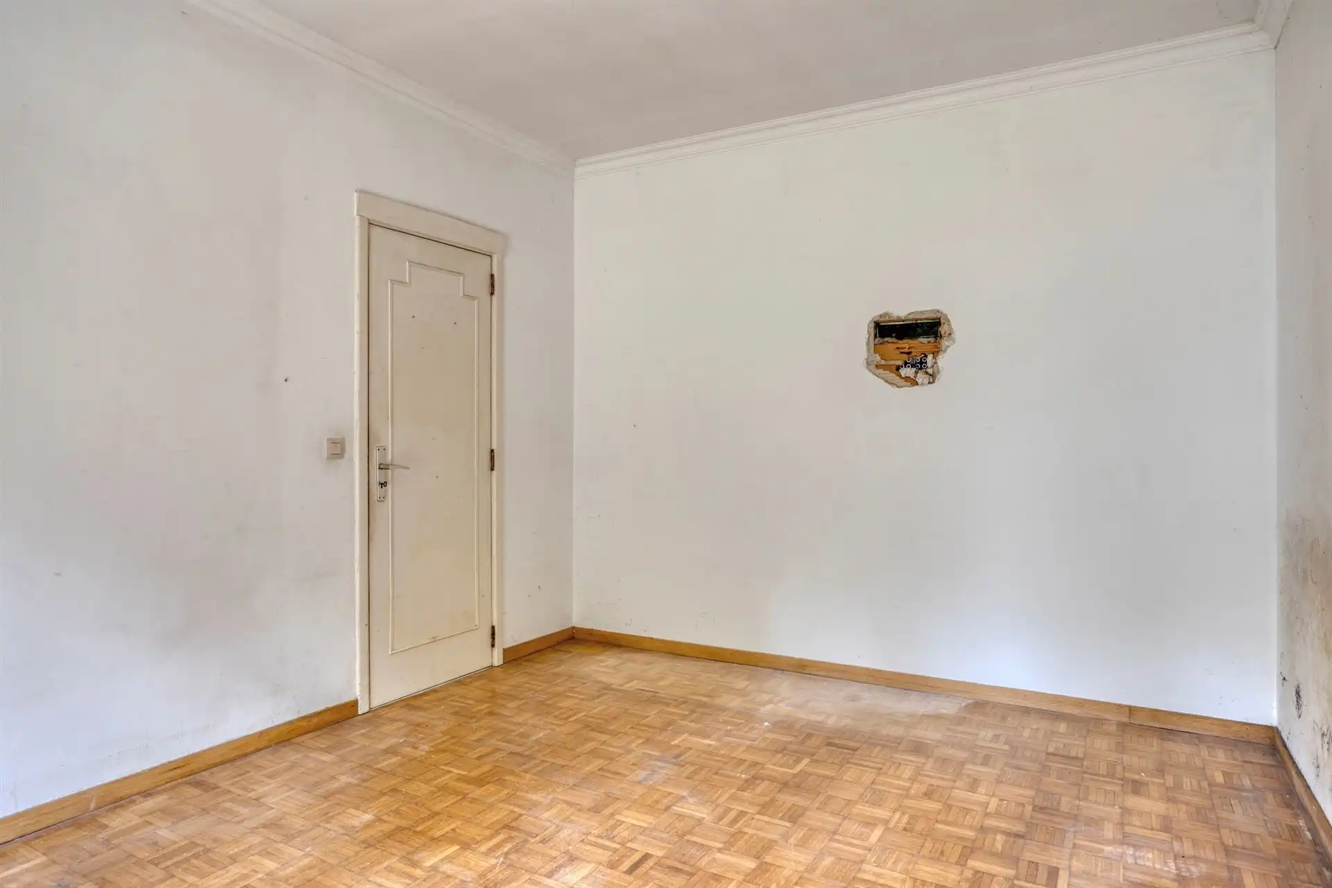 Klassieke villa met enorm potentieel in rustige wijk foto 18