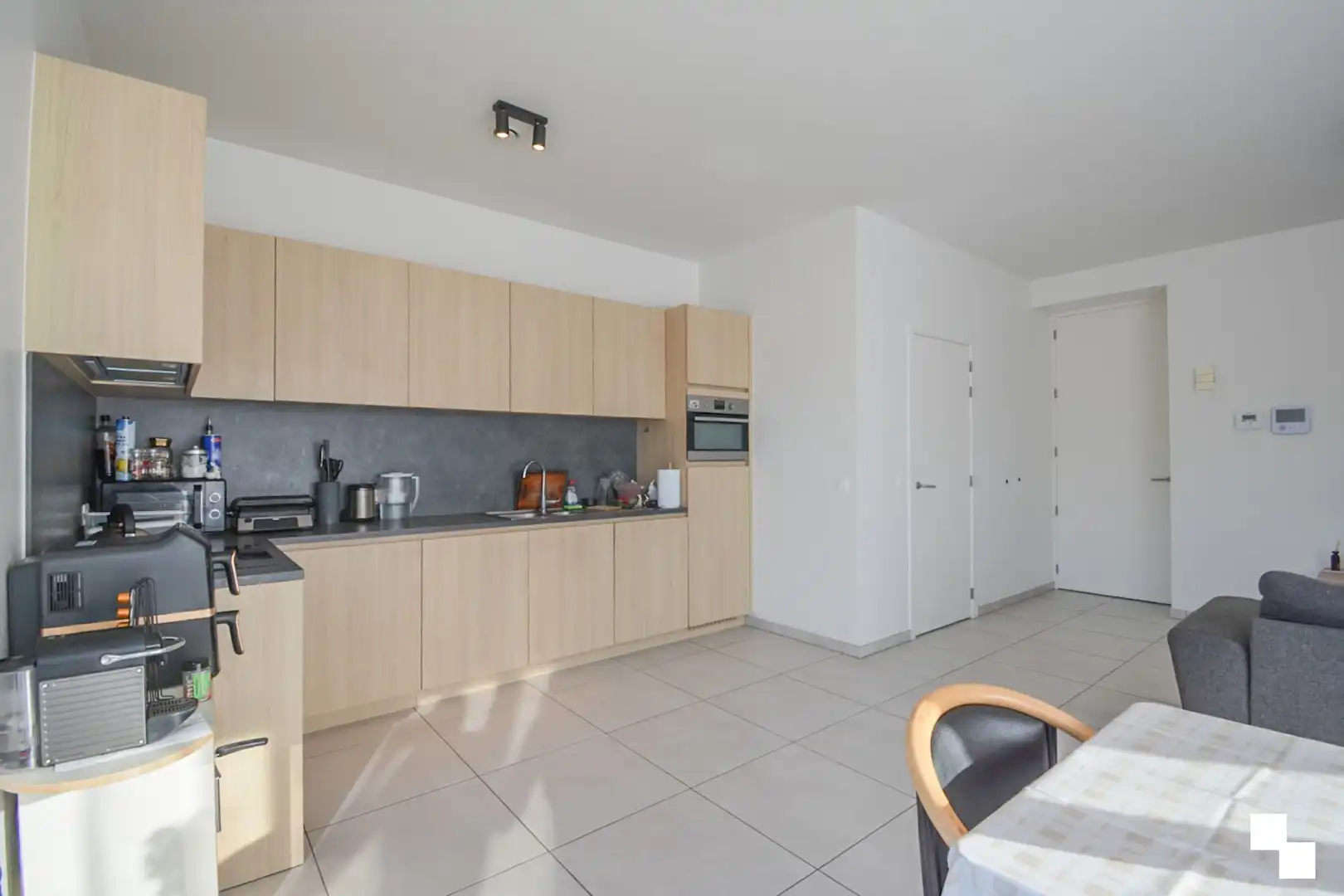 Energiezuinig 2-slaapkamer appartement met garage - centrum Rumbeke foto 7