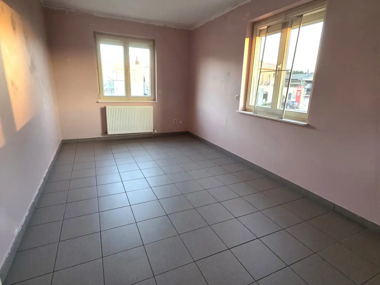 Zeer ruime gezinswoning te centrum Heist, 4 tot 5 slaapkamers met dubbele garage. foto 7