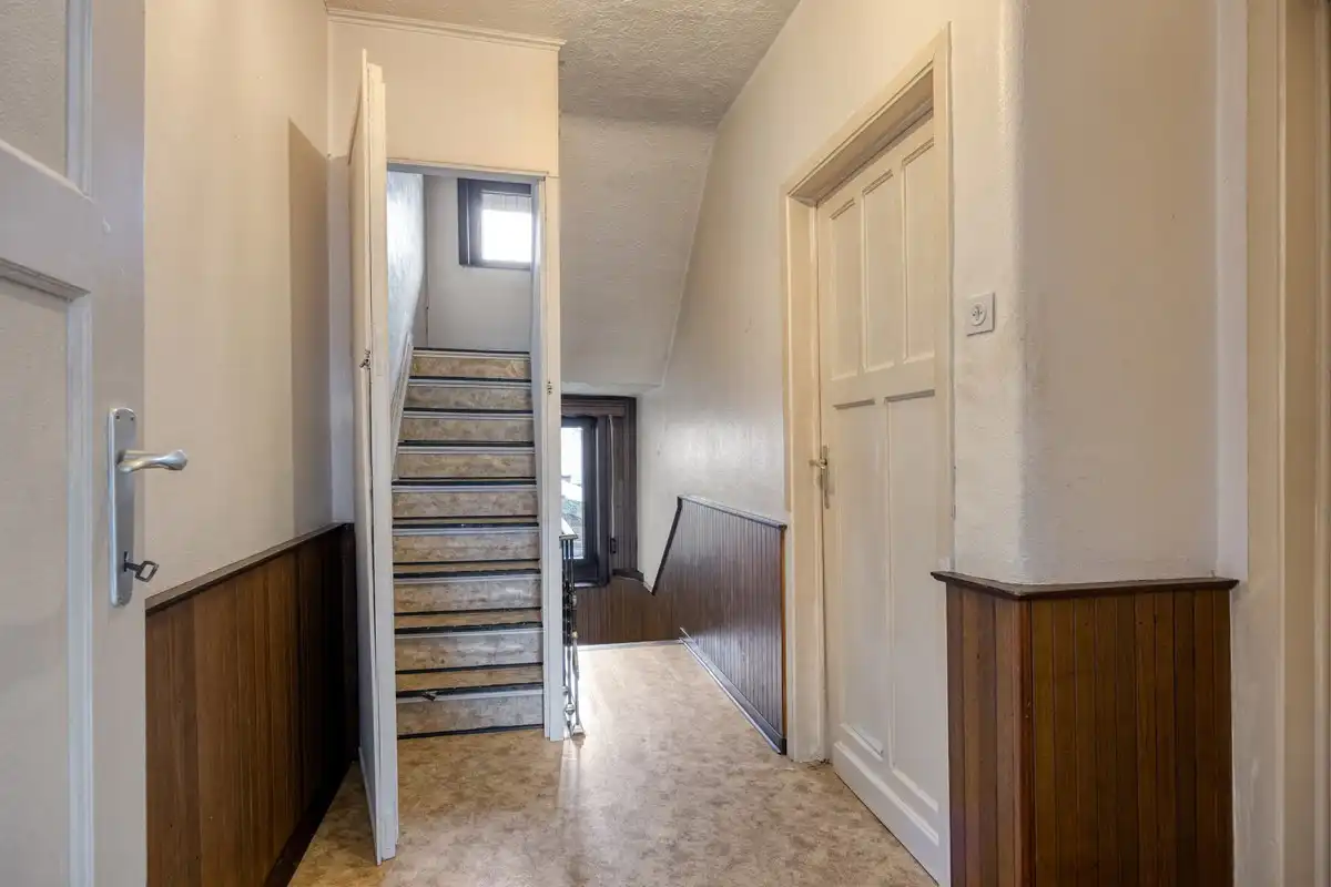 Charmante gezinswoning met 4 slaapkamers, knusse tuin en veel potentieel in het gezellige Vlijtingen, Riemst. foto 24