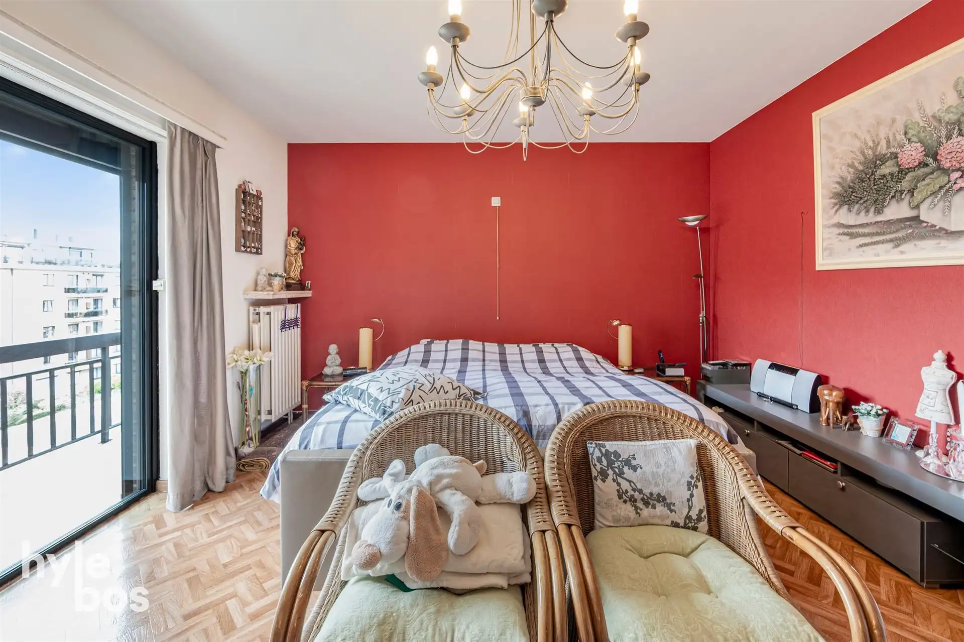 Appartement met veel lichtinval, ruime leefruimte en garagebox foto 16