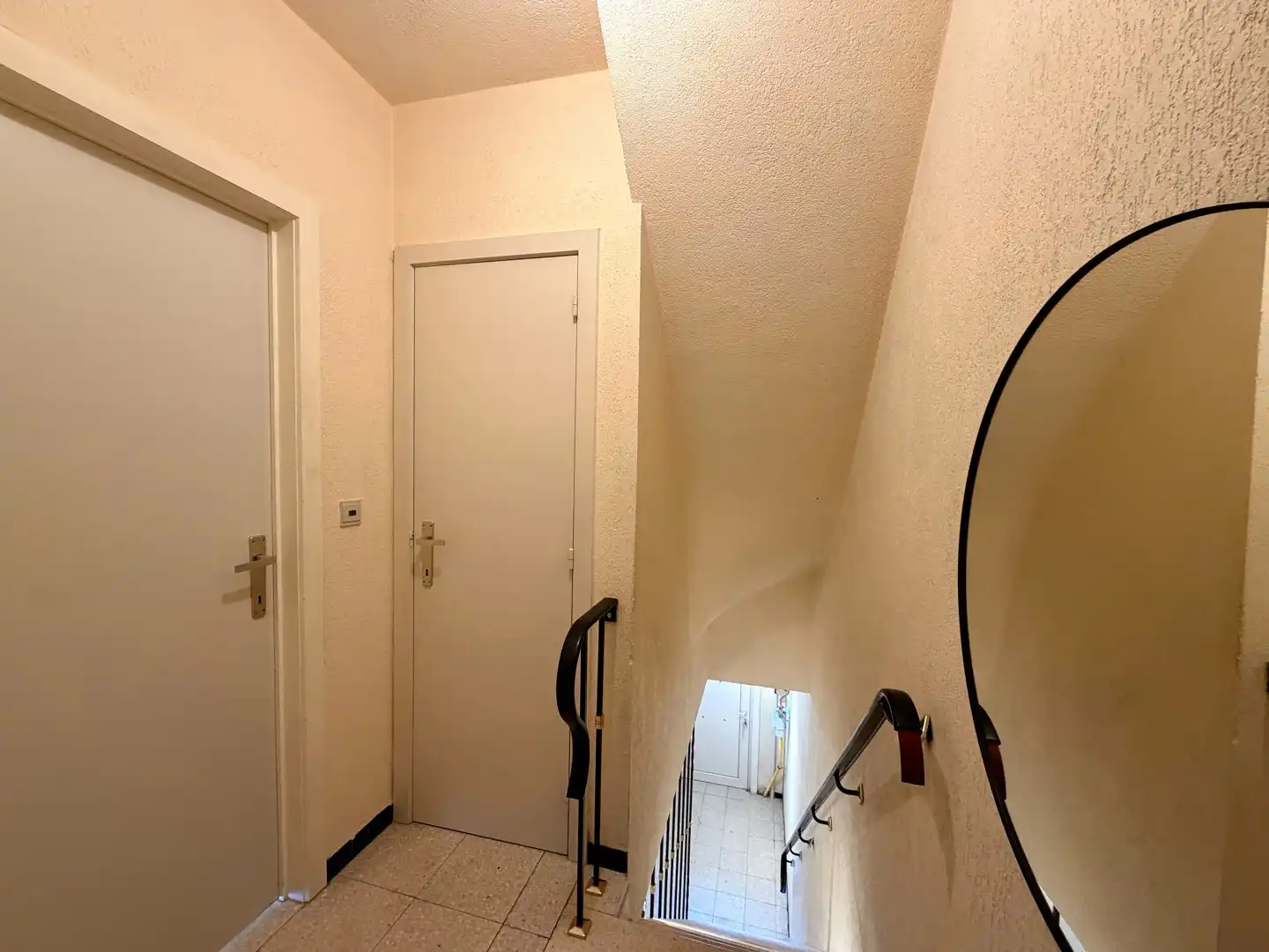 Instapklaar duplex-appartement te Lo-Reninge! foto 9
