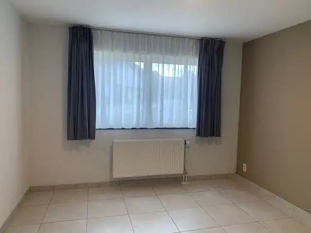 Zeer ruim, gezellig ingericht en lichtrijk appartement foto 15