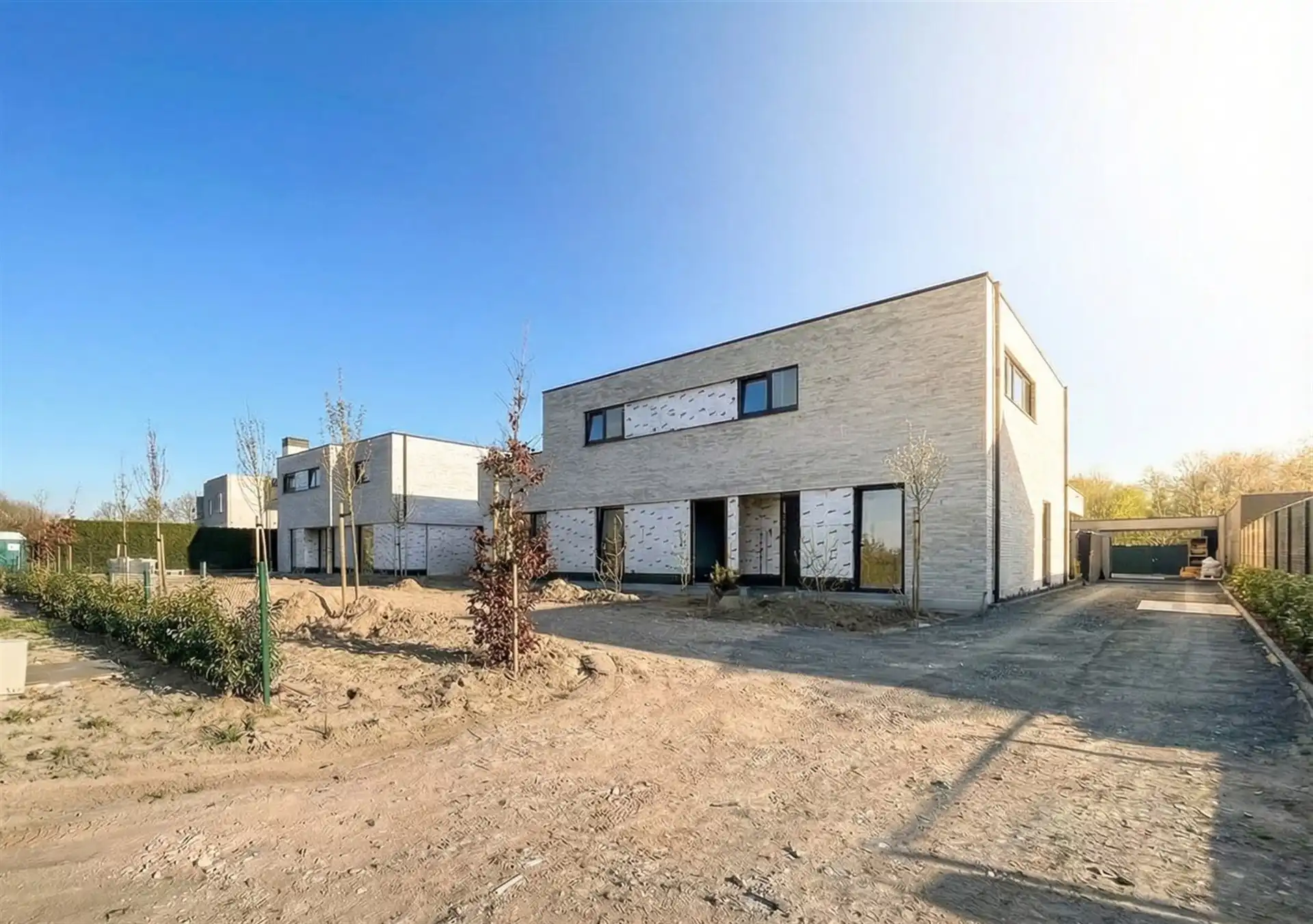 Nieuwbouwappartement met 3 slaapkamers en tuin! foto {{pictureIndex}}