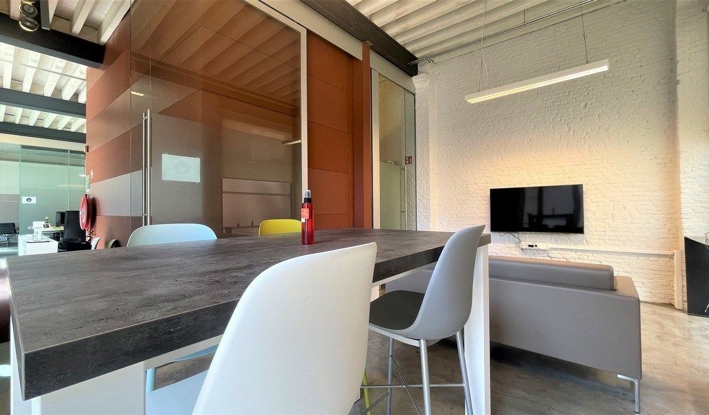 Trendy kantoor in gerenoveerd pakhuis nabij het Eilandje foto 7