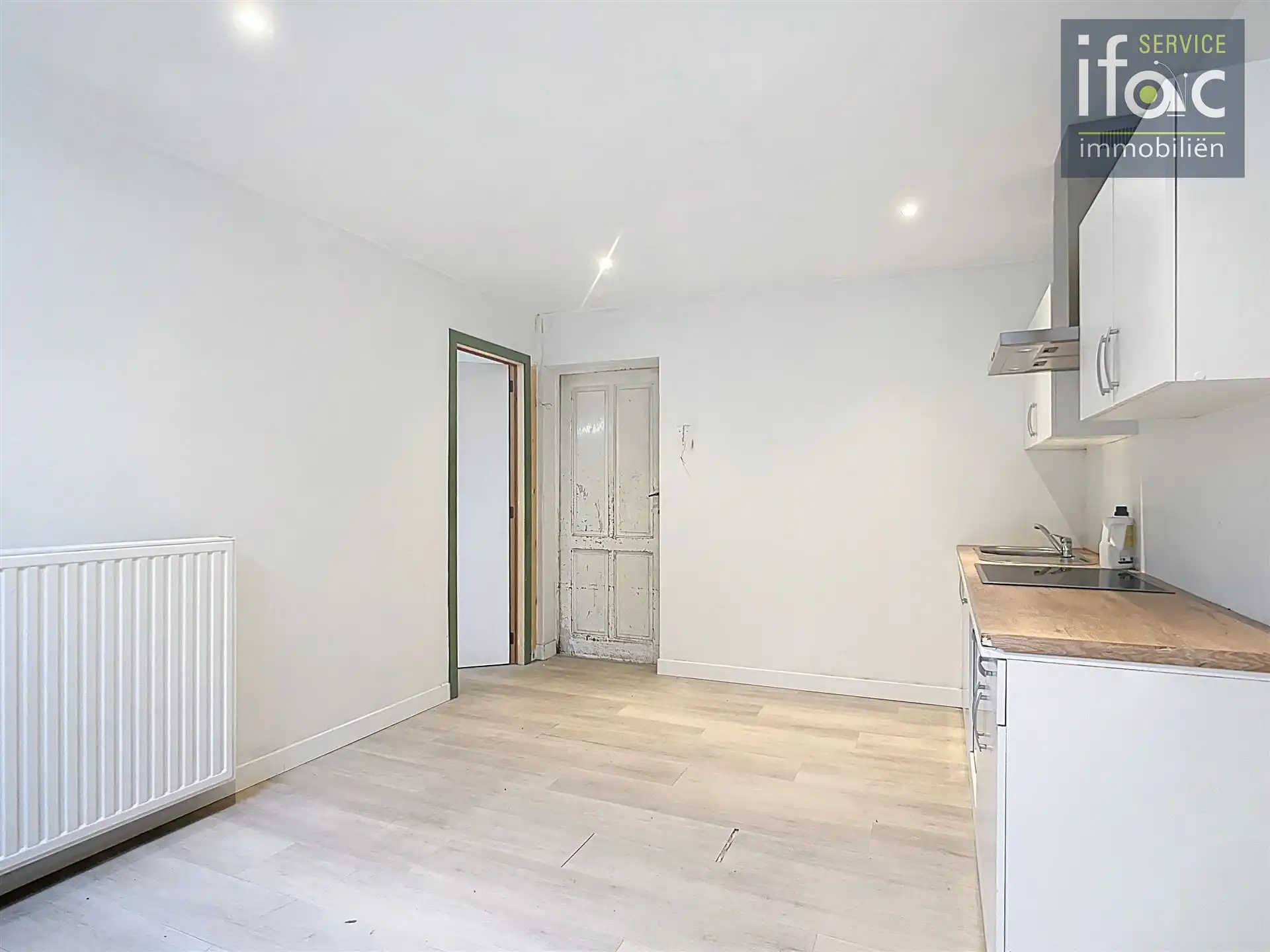 Opbrengstgebouw met handelsruimte en appartment foto 9