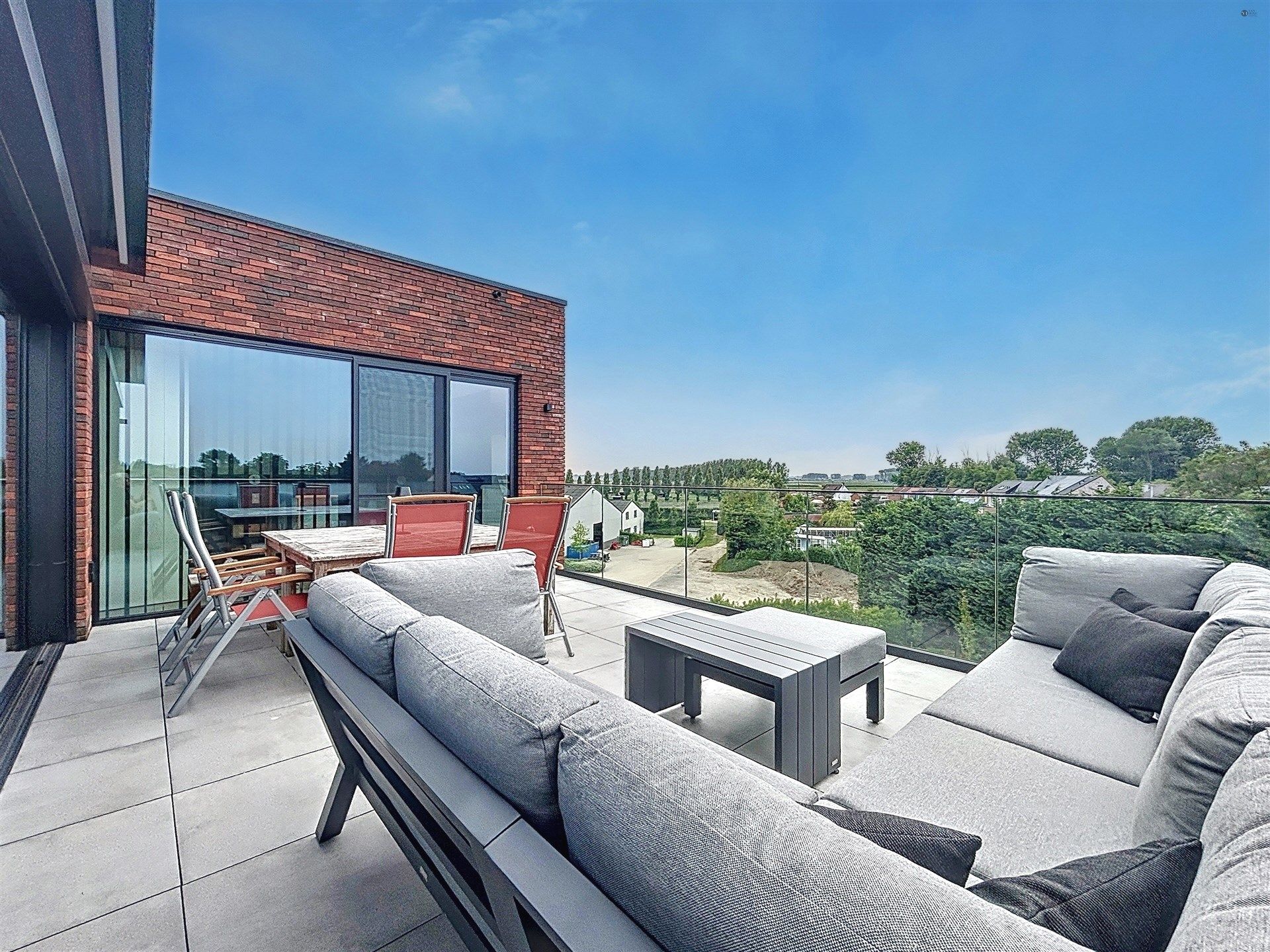 Luxueus en energiezuinig drie slaapkamer-penthouse (170m²) met ruime terrassen (30m²) foto 4