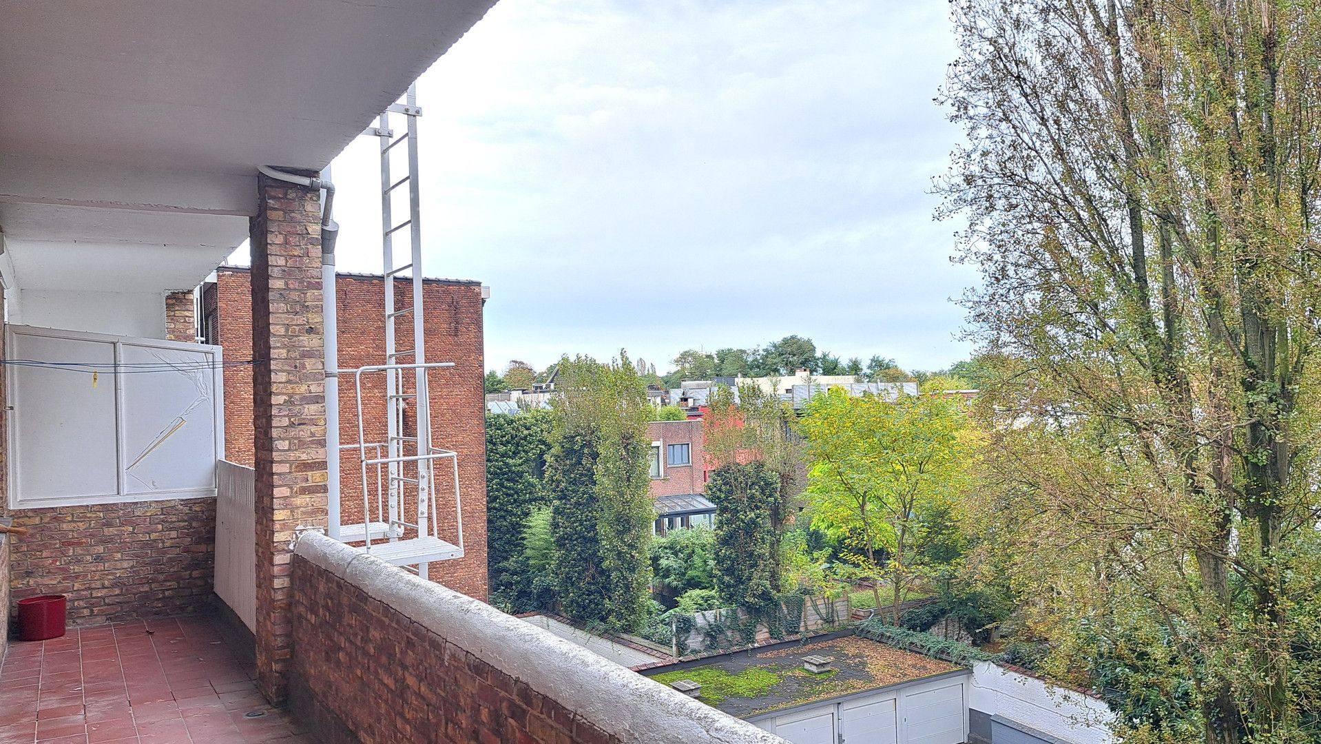 Gerenoveerd appartement met 3 slpks en terras foto 7