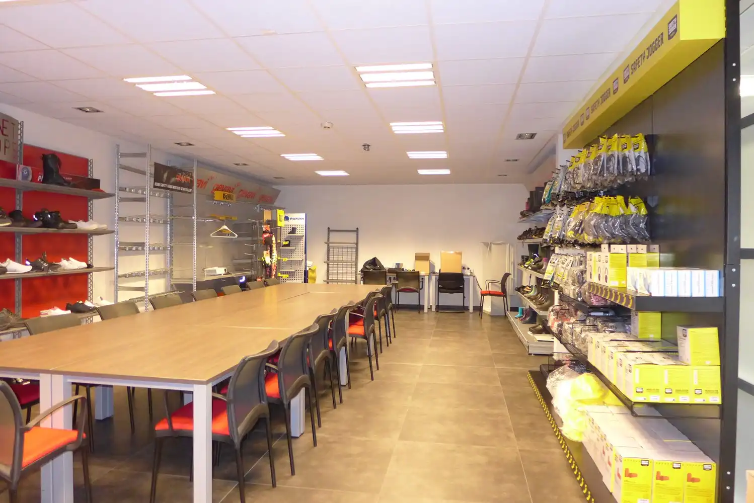 Bedrijfsgebouw +/- 1.397m² foto 14