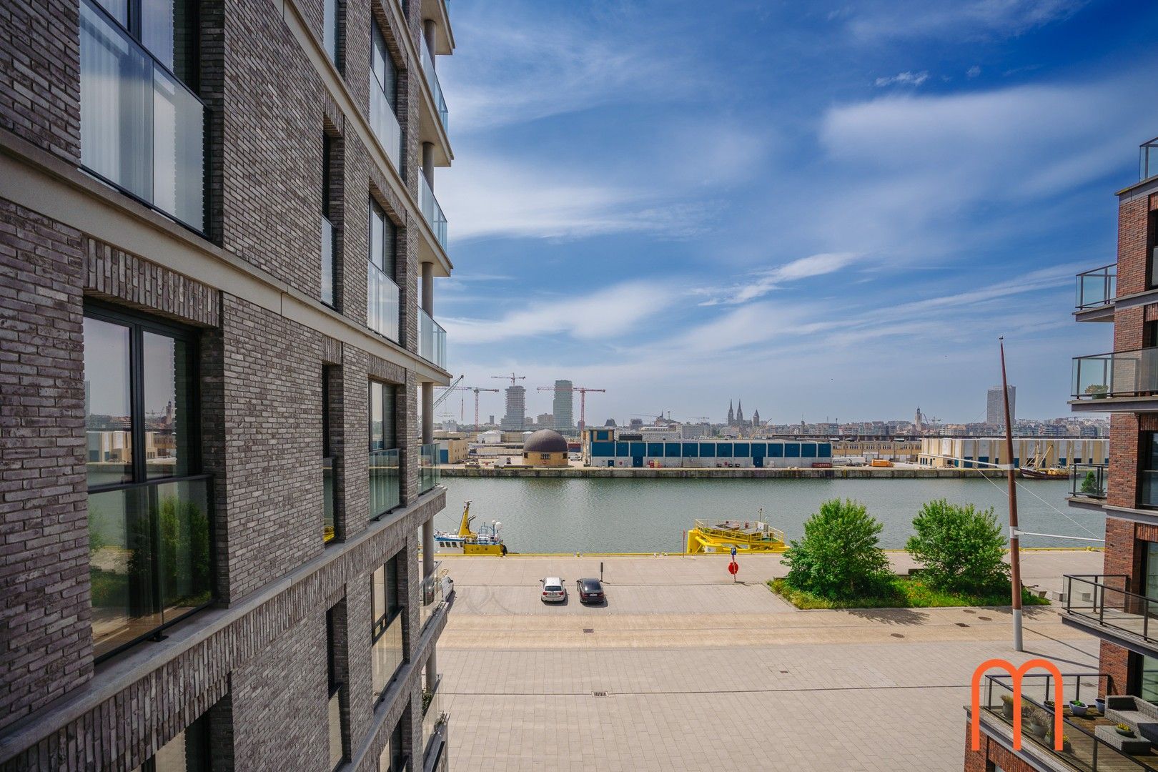 Prachtig appartement met 2 slaapkamers en ruime terrassen aan Oosteroever in Oostende. foto 2