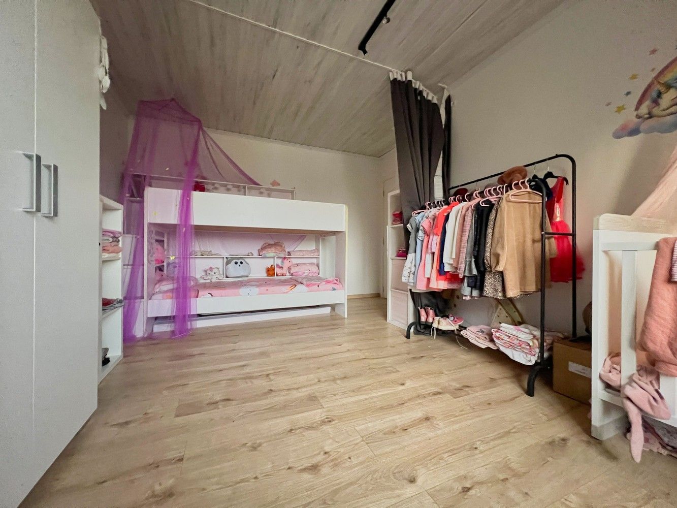 Ruime, lichtrijke woning met zonnige tuin+ aparte garage foto 10
