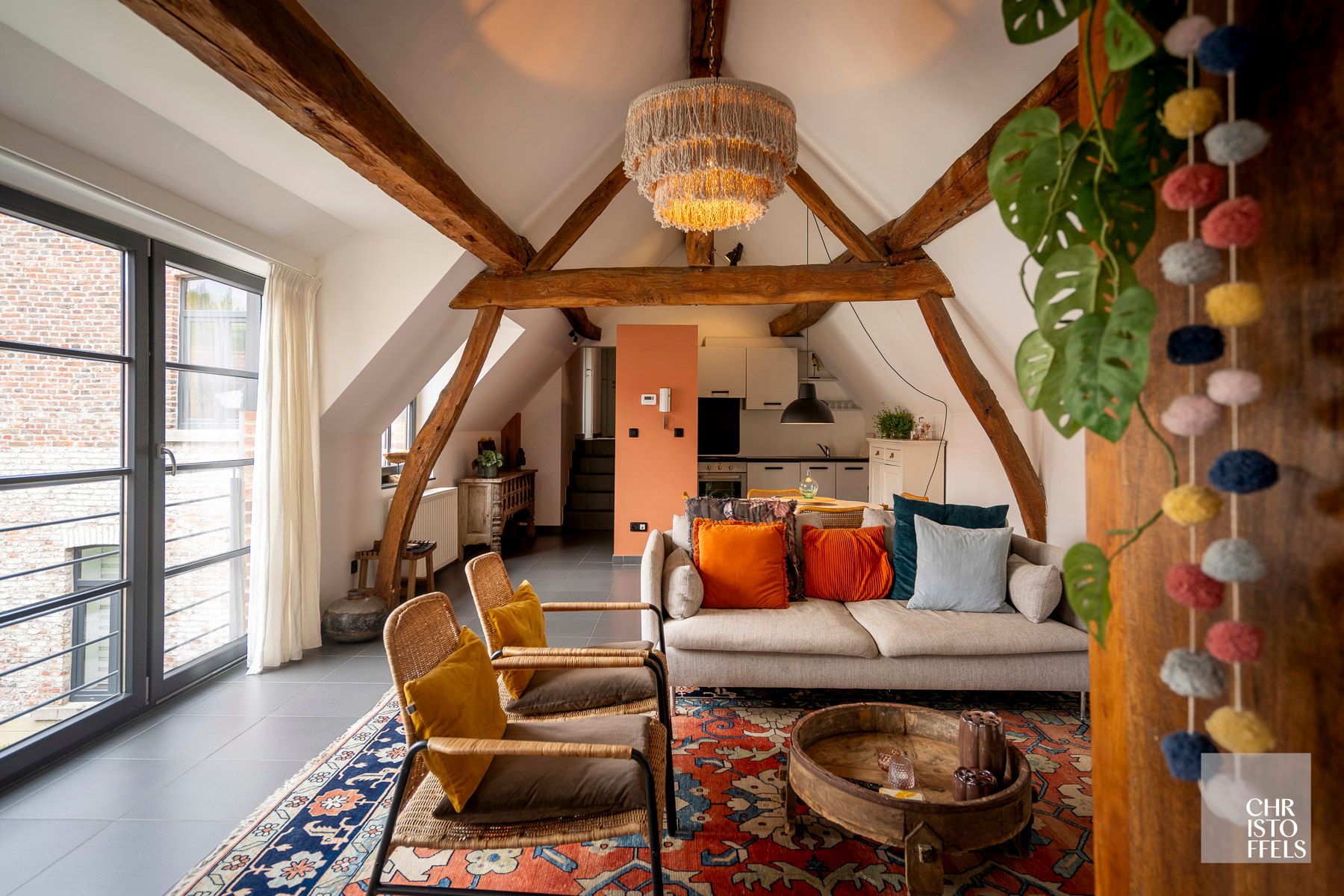 Appartement (113m²) in historische vierkantshoeve te Bilzen! foto 4