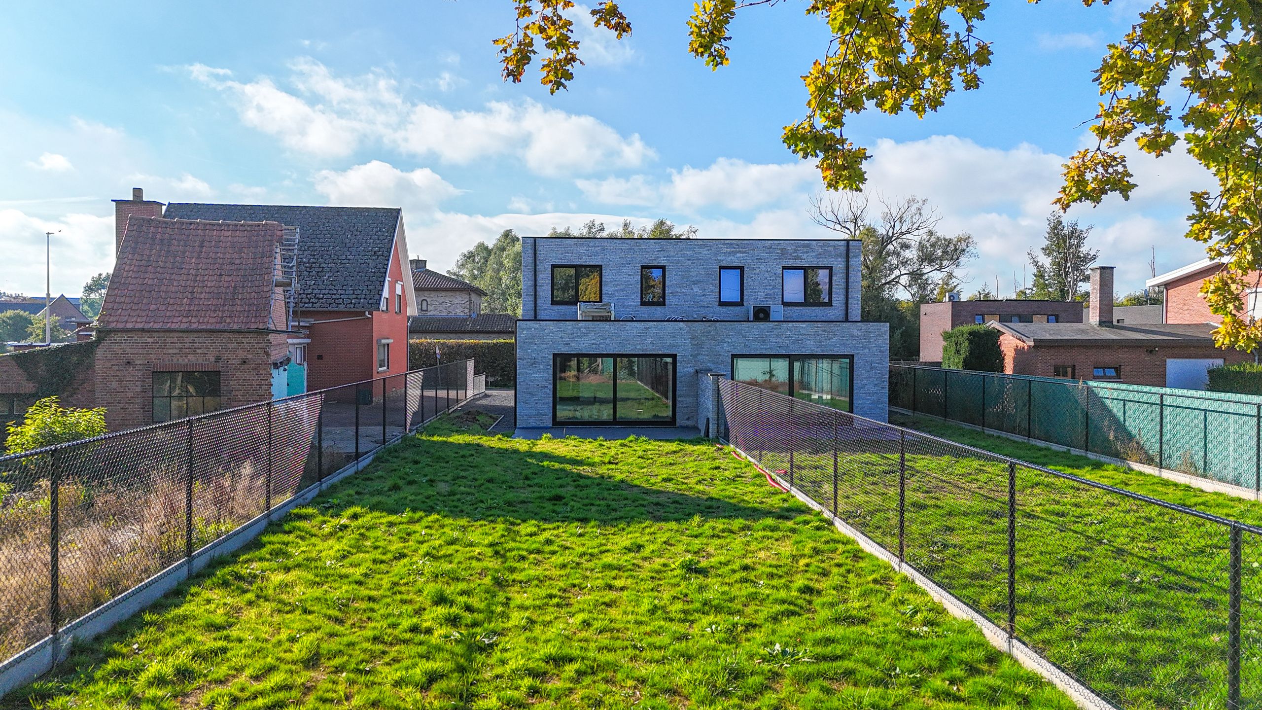 Nieuwbouwwoning (casco+) met 3 slpkms, terras en ruime tuin! foto 31