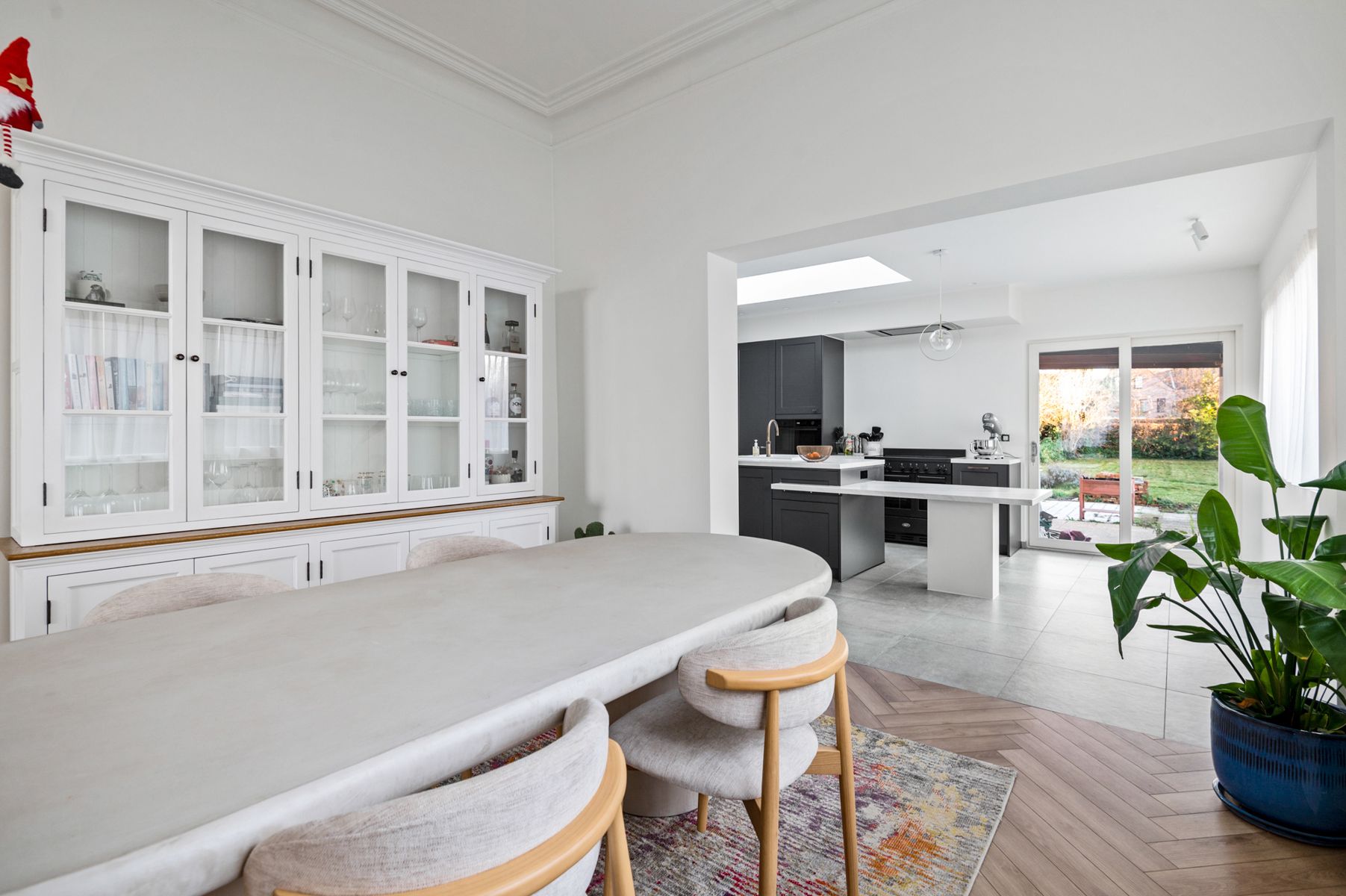 Karaktervolle gerenoveerde woning met 3 slaapkamers en tuin. foto 3