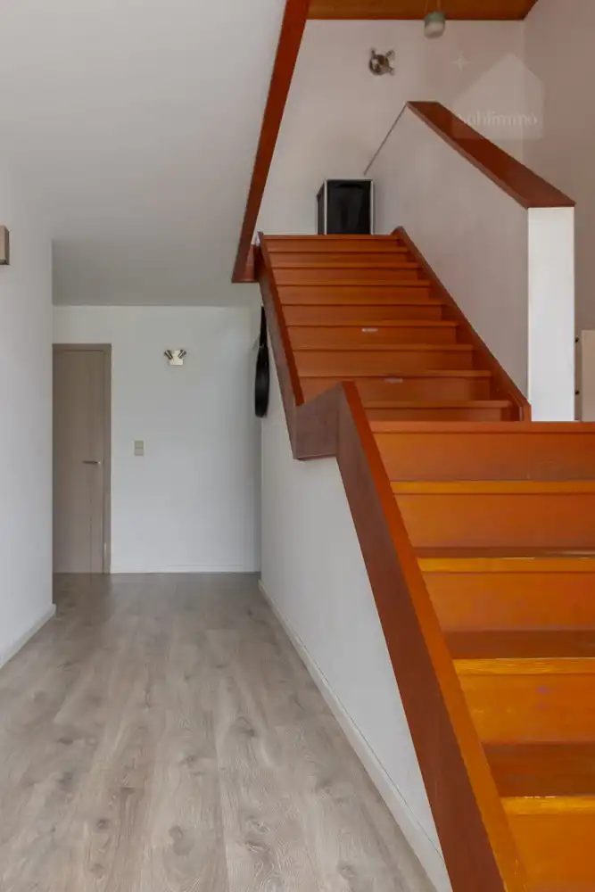 Ruime gezinswoning met 4 slaapkamers op een perceel van 840 m² foto 9