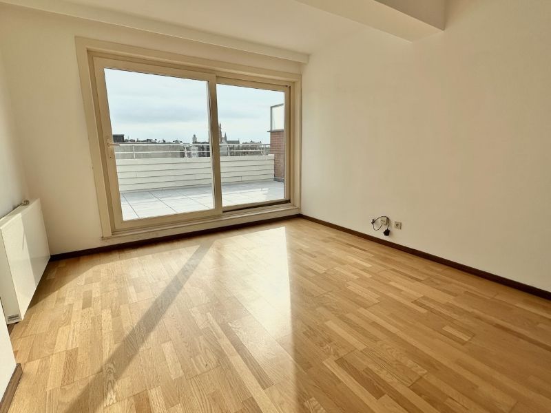 Uniek 1slpk dakappartement met royale zonneterassen op wandelafstand van zee ! foto 2