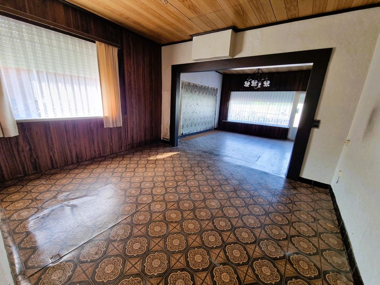 Te renoveren woning op 432m², 3 slaapkamers en ruime garage aanbouw foto 4